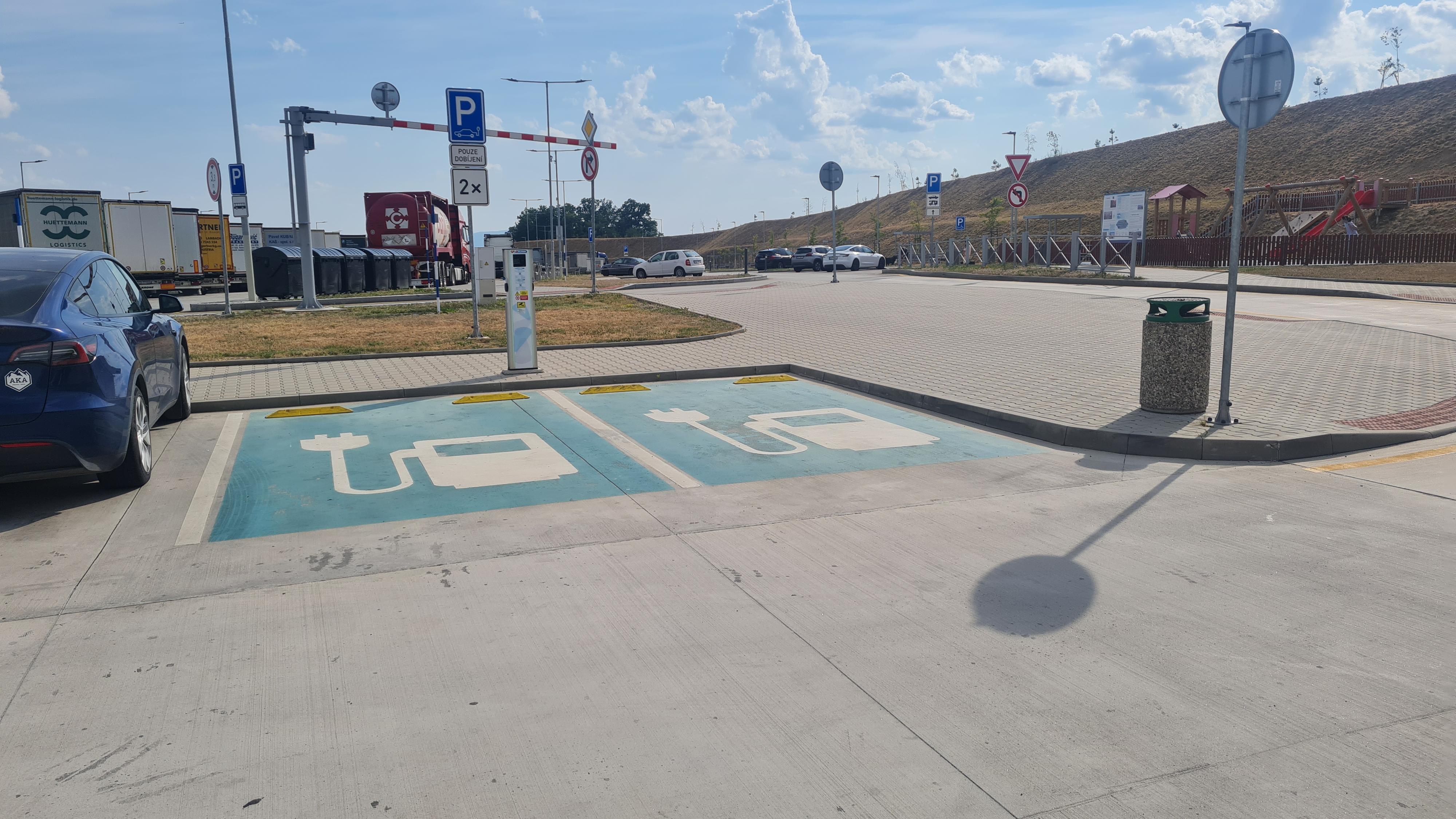 MOL - Nabíjecí stanice foto 2