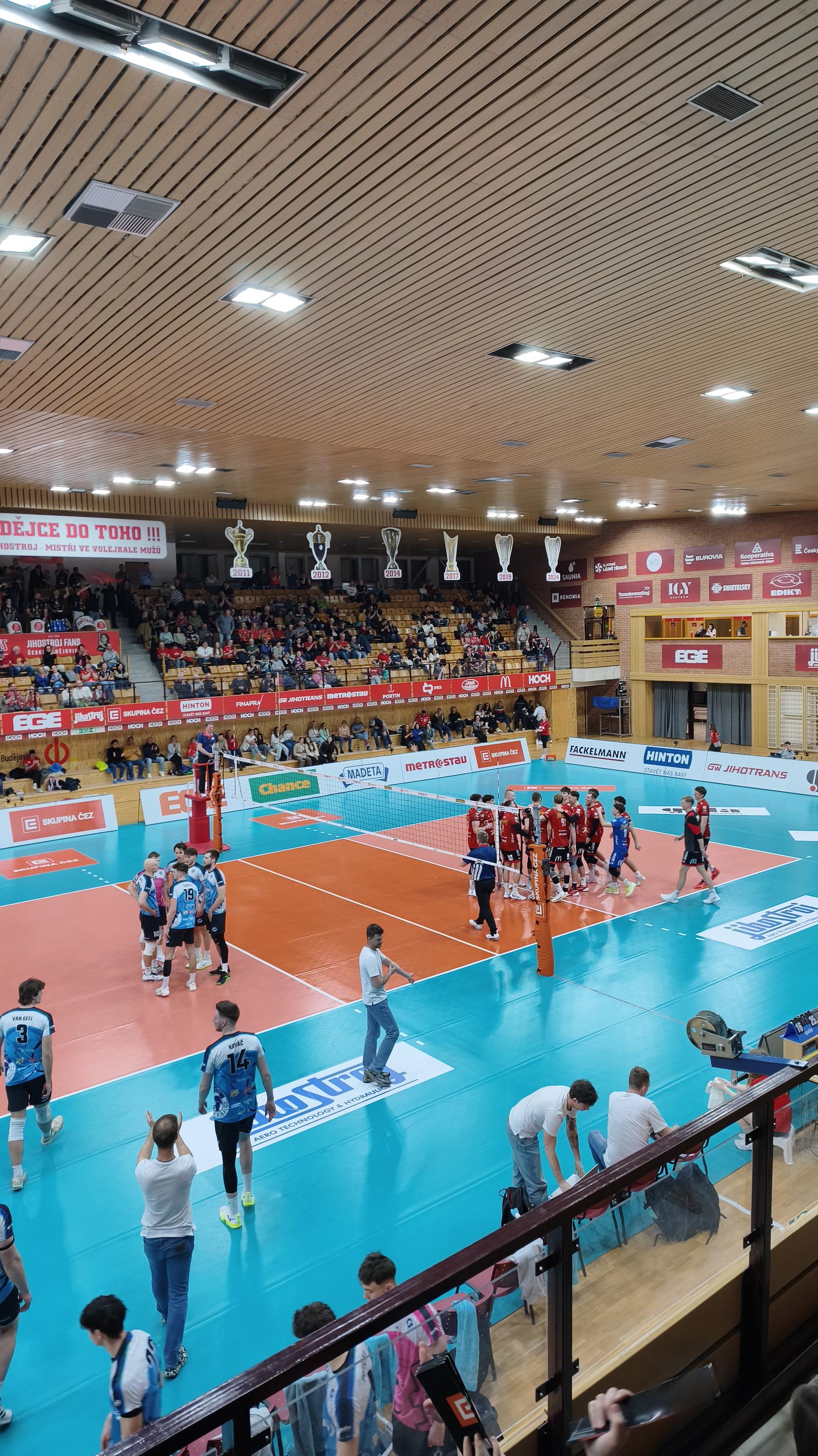 Sportovní zařízení města České Budějovice - Sportovní hala foto 2