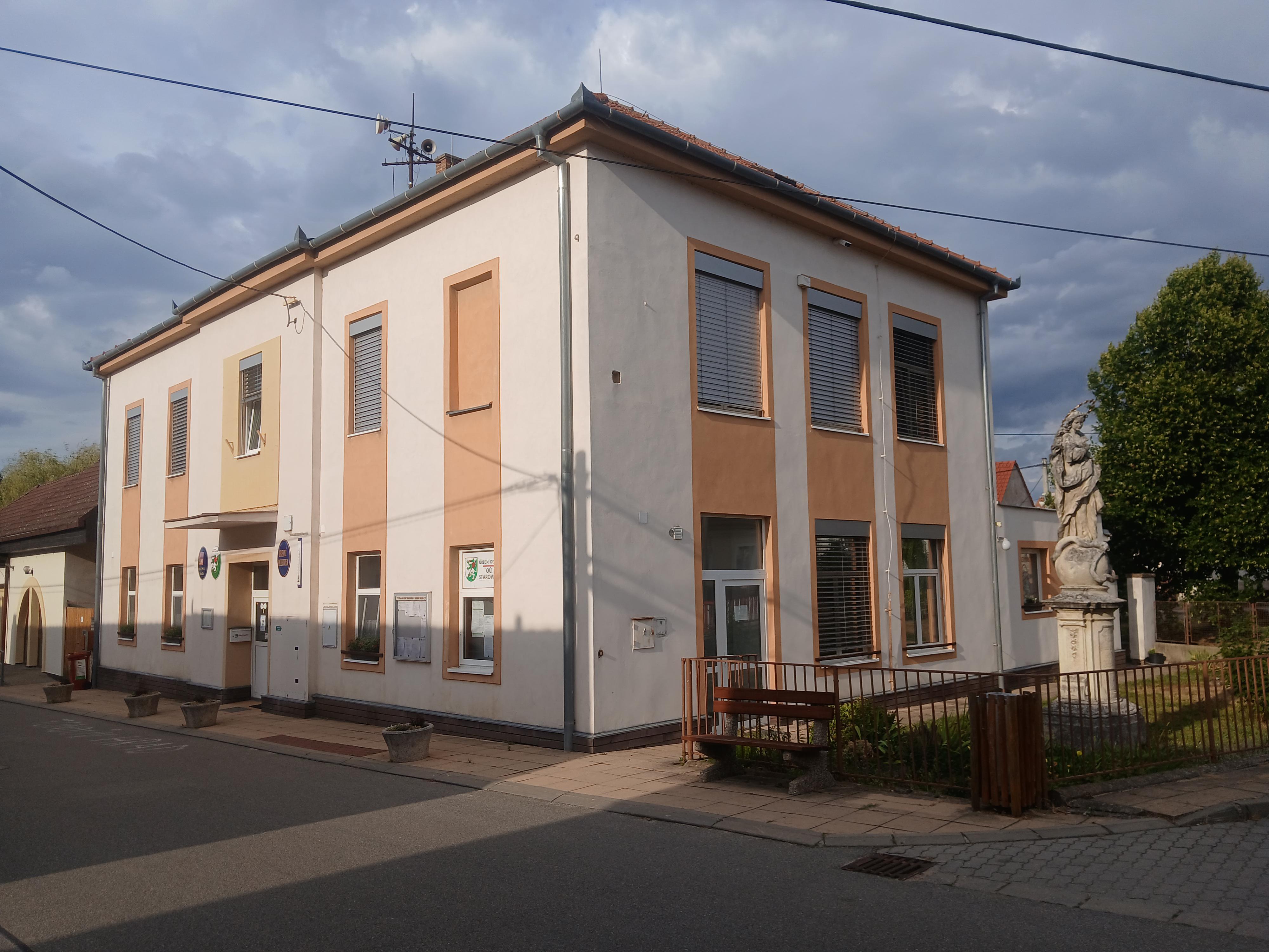 Starovice - obecní úřad foto 2