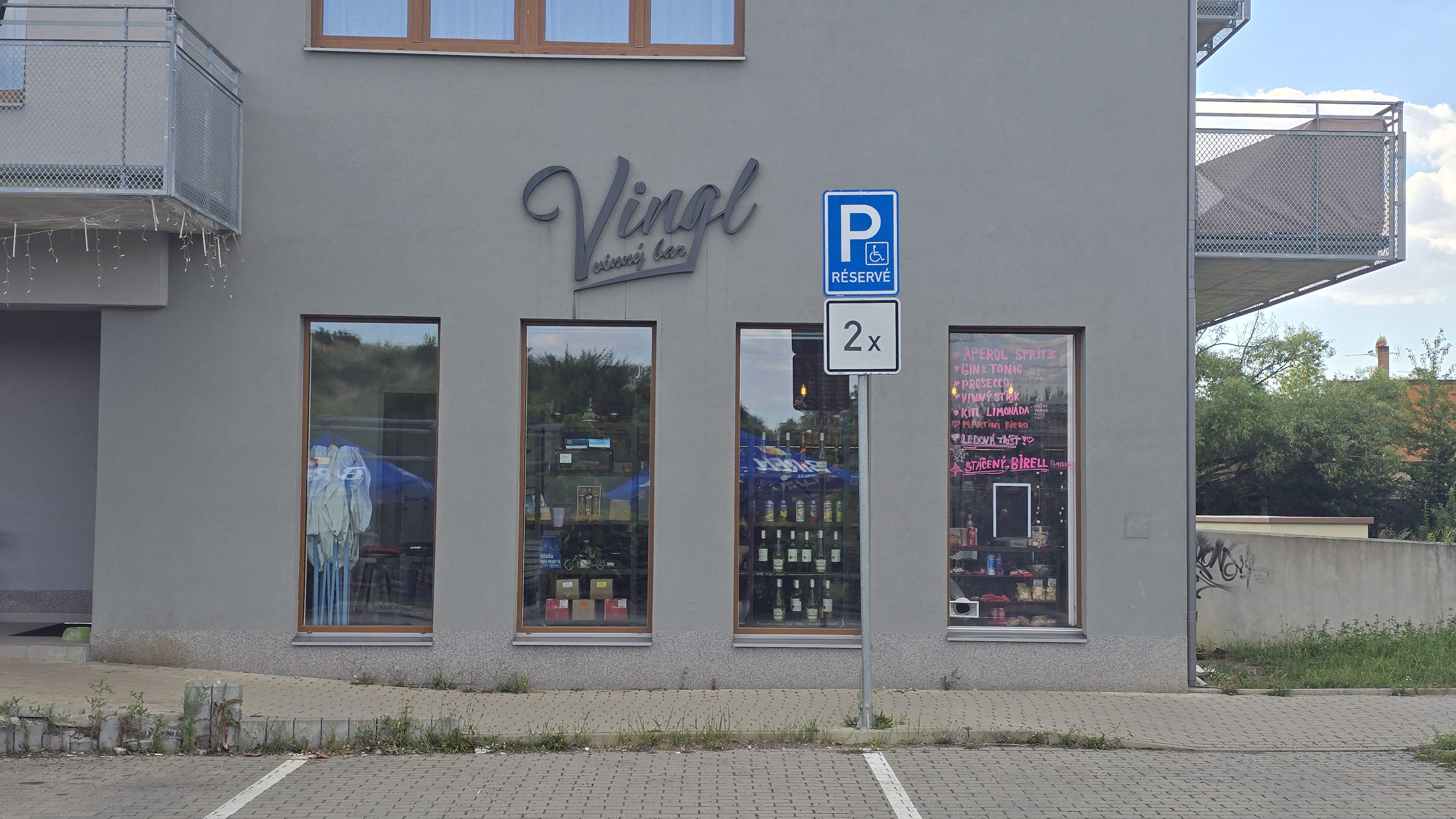 Vingl vinný bar foto 5