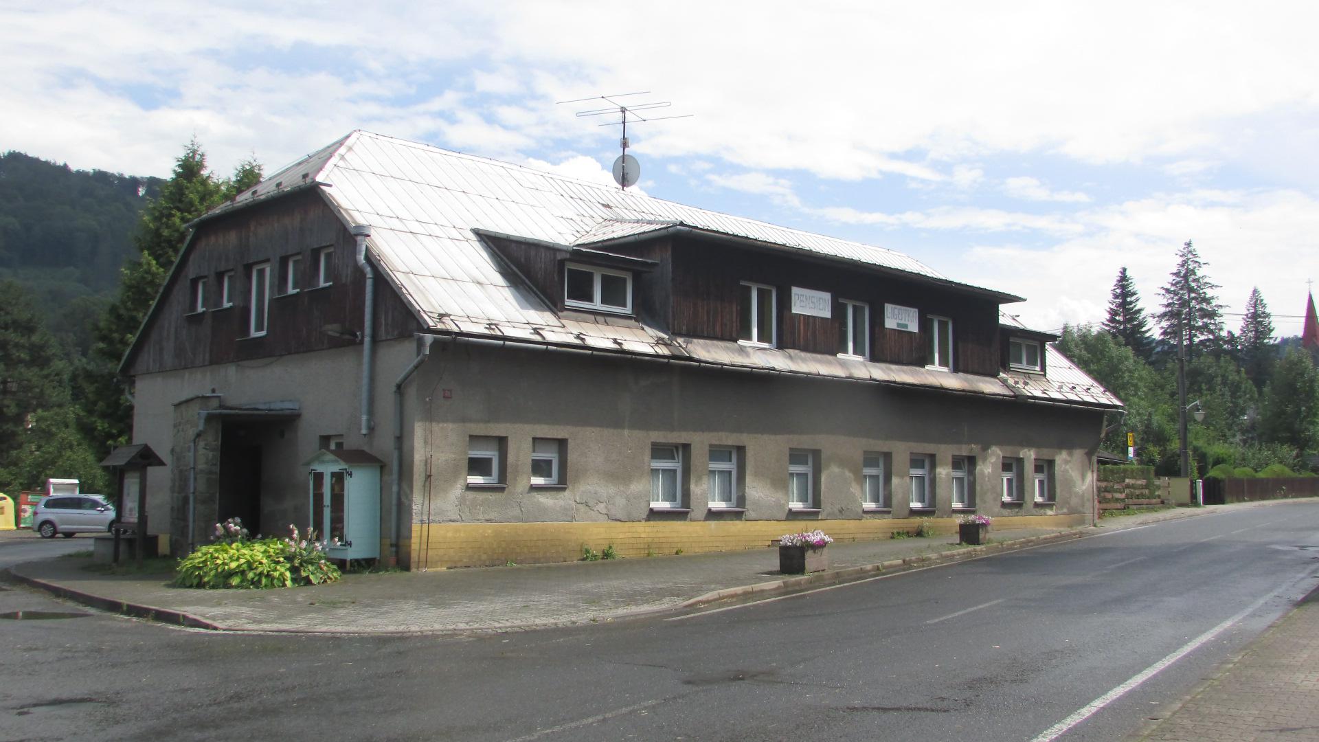 Pošta Komorní Lhotka