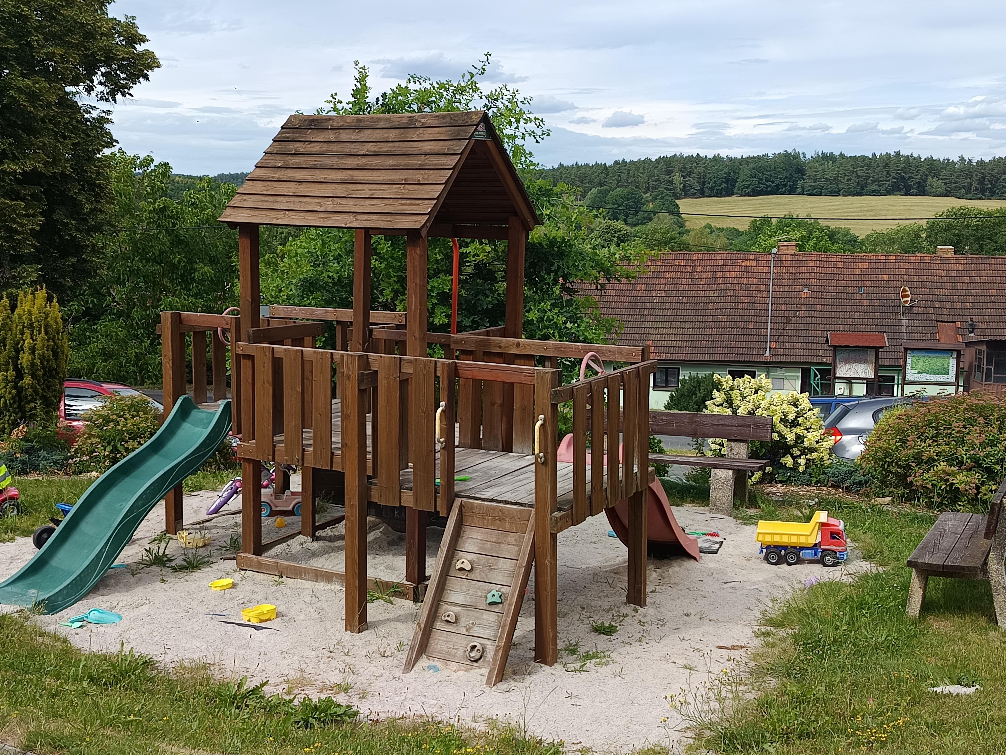 Zborovy - obecní úřad foto 2