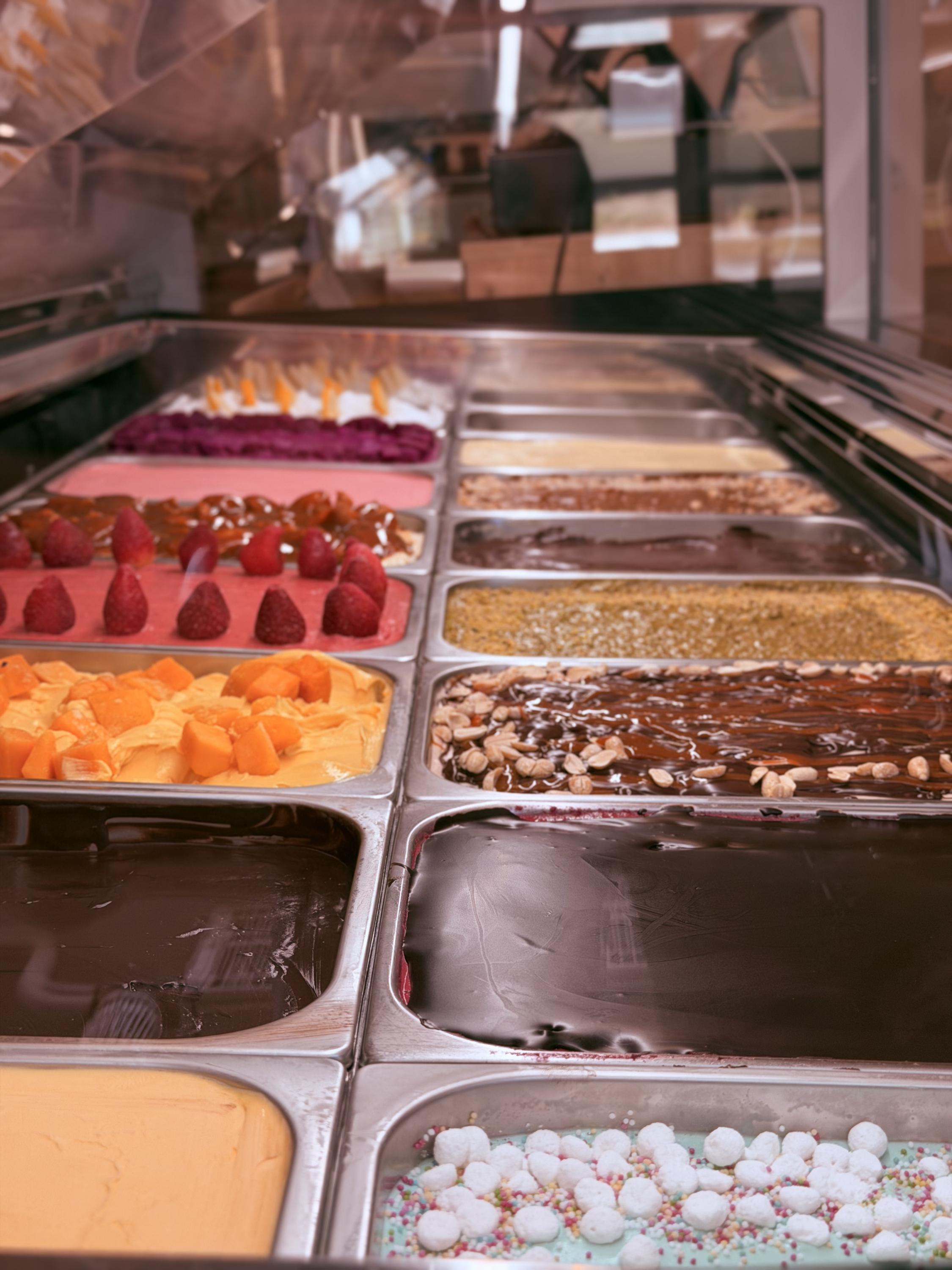 CUKRÁRNA & GELATERIA VEİS 2 foto 4