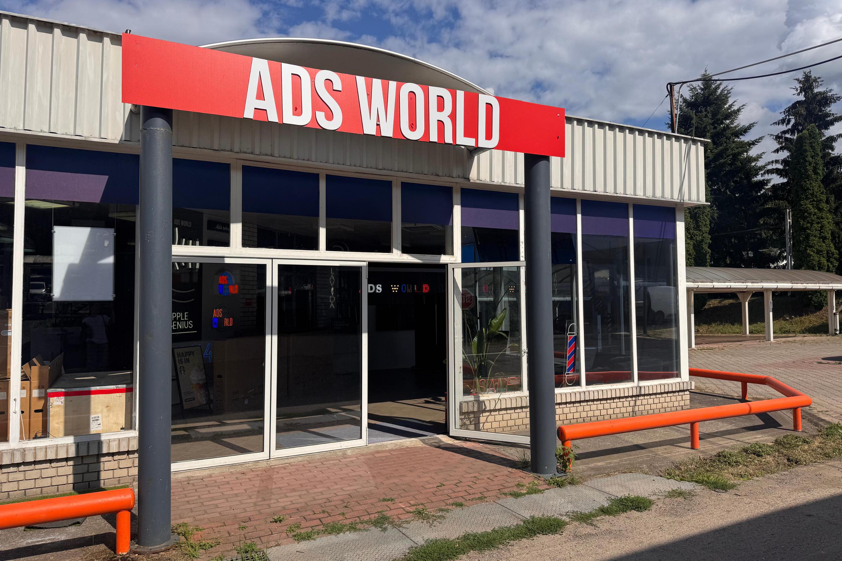 Ads World