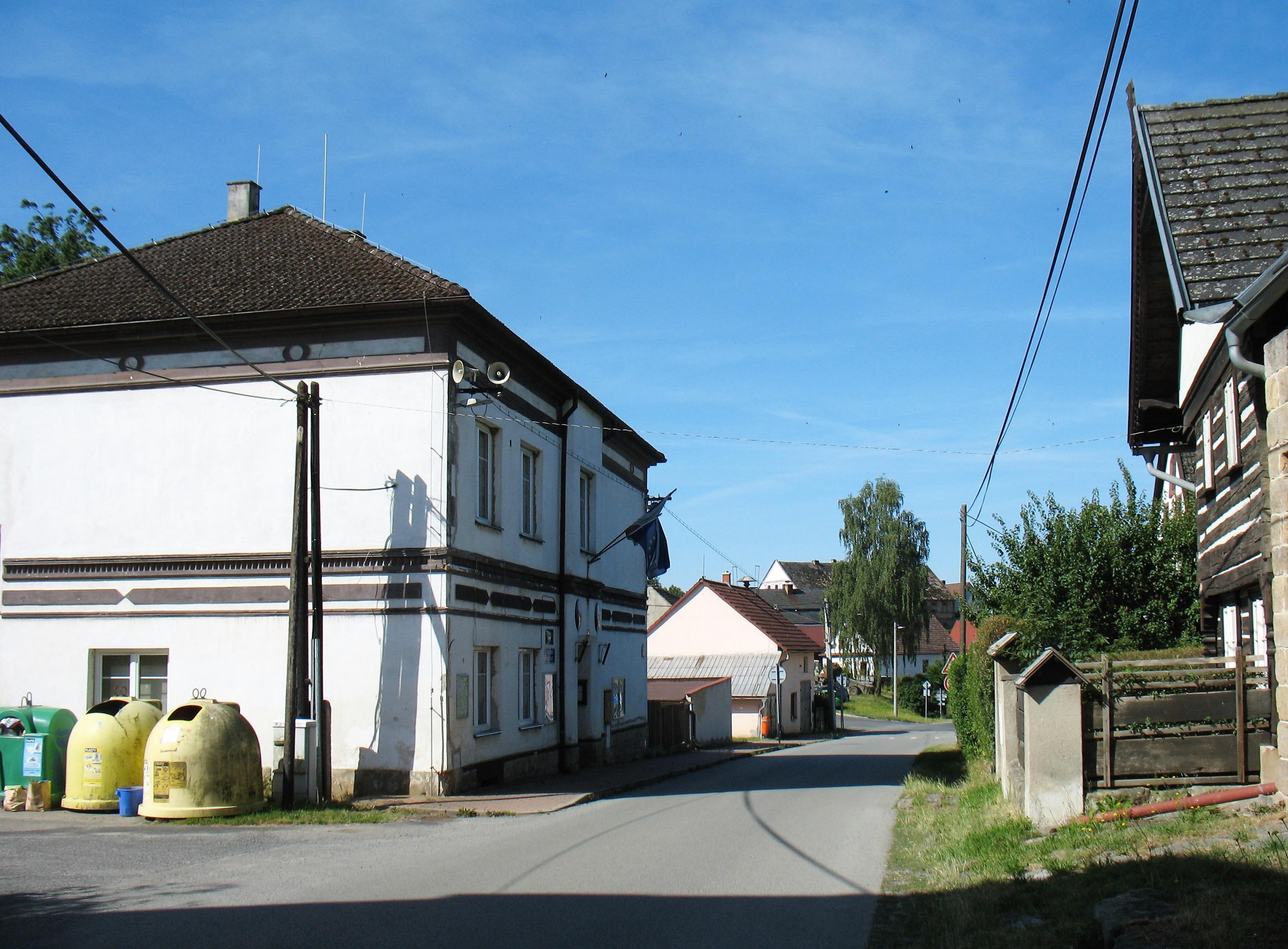 Chlum - obecní úřad foto 5