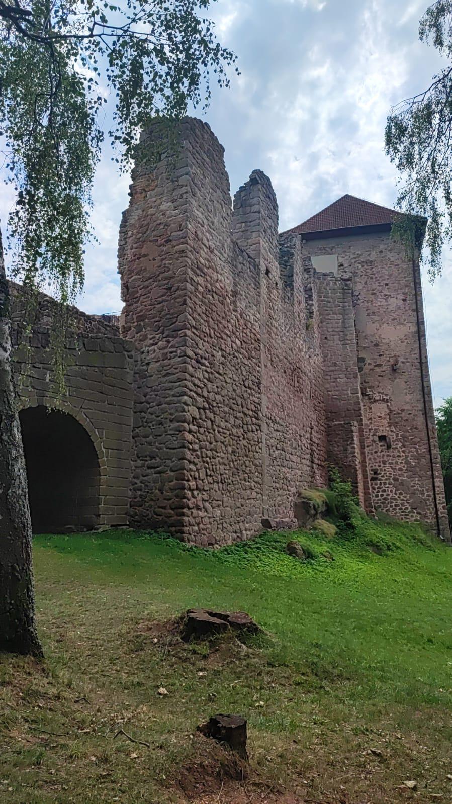 Hrad Pecka foto 2