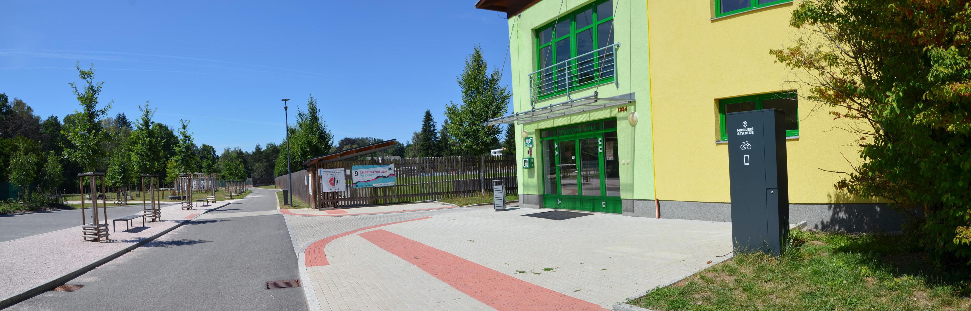 Nabíjecí stanice pro elektrokola a mobilní zařízení foto 5