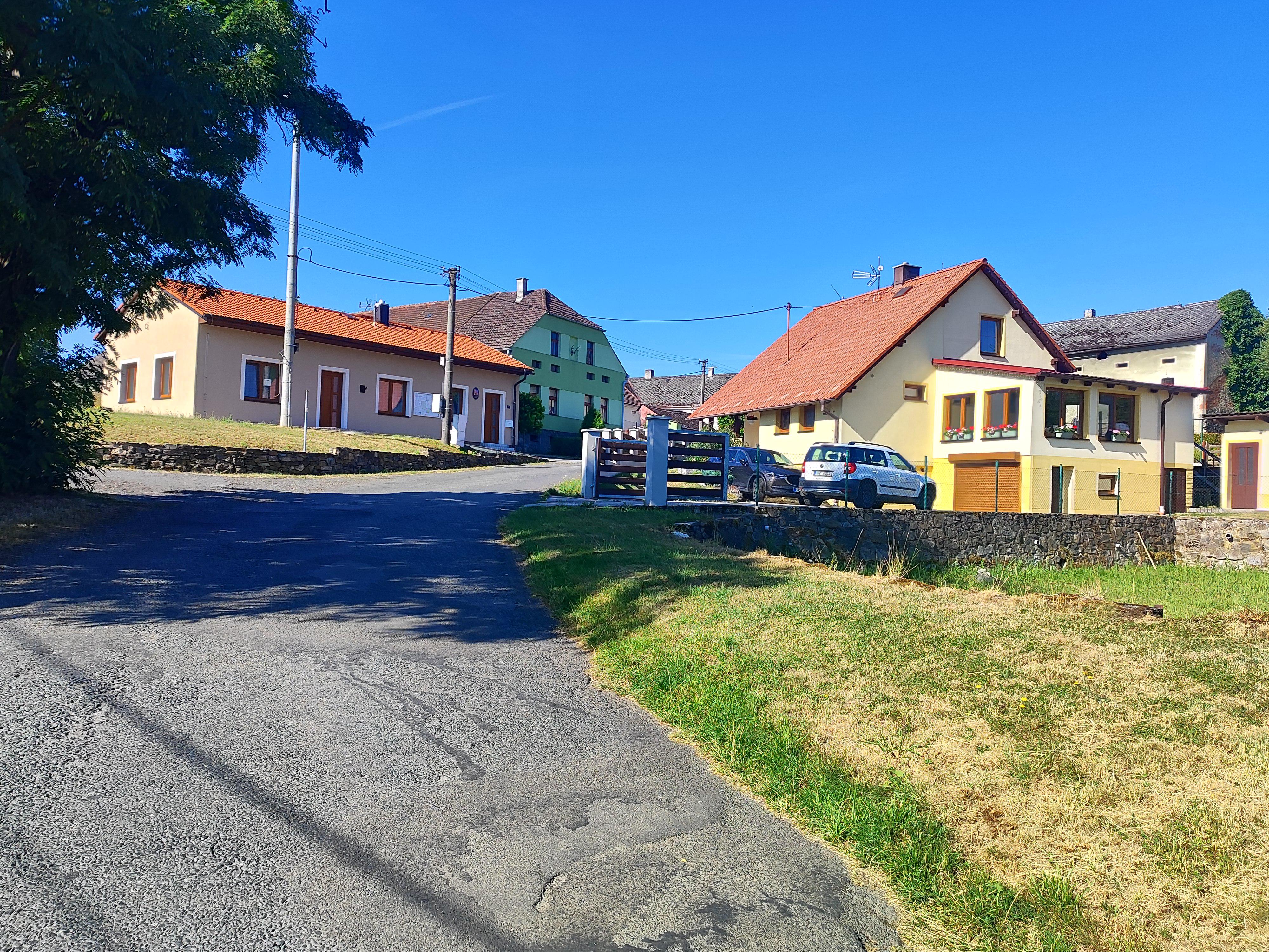 Hvožďany - obecní úřad foto 3