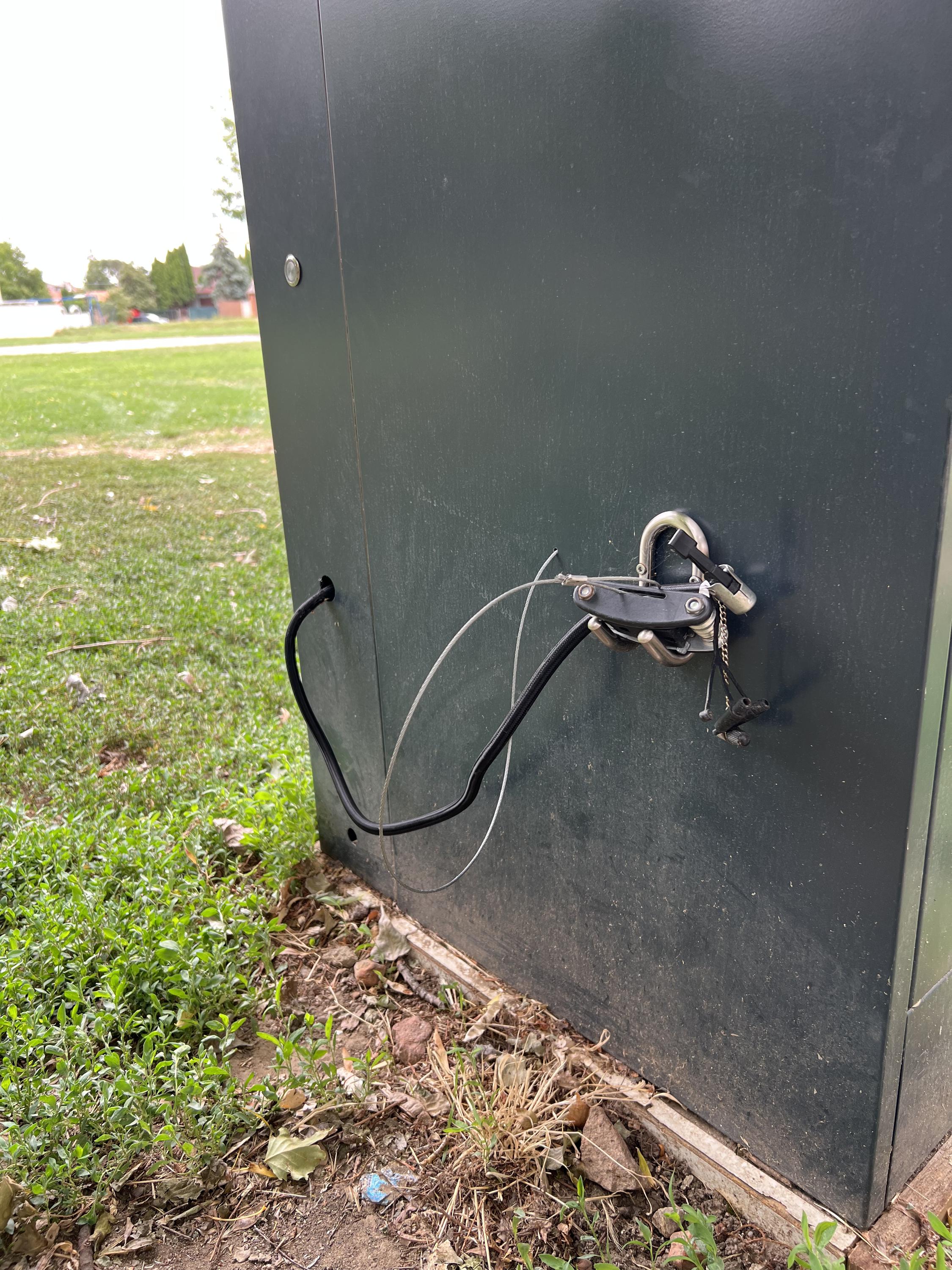 Nabíjecí stanice pro elektrokola a mobilní zařízení foto 3