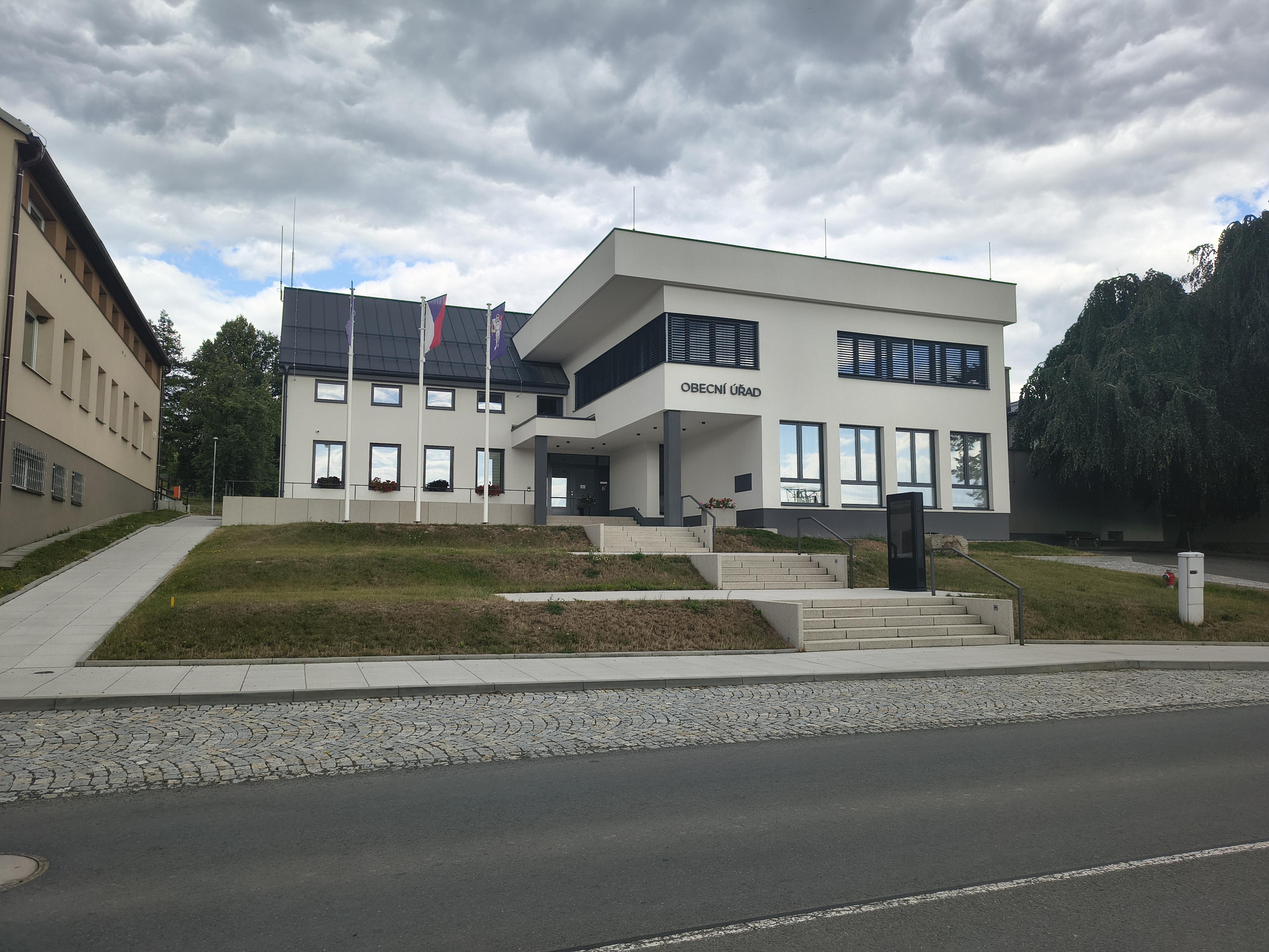 Lešná - obecní úřad foto 2