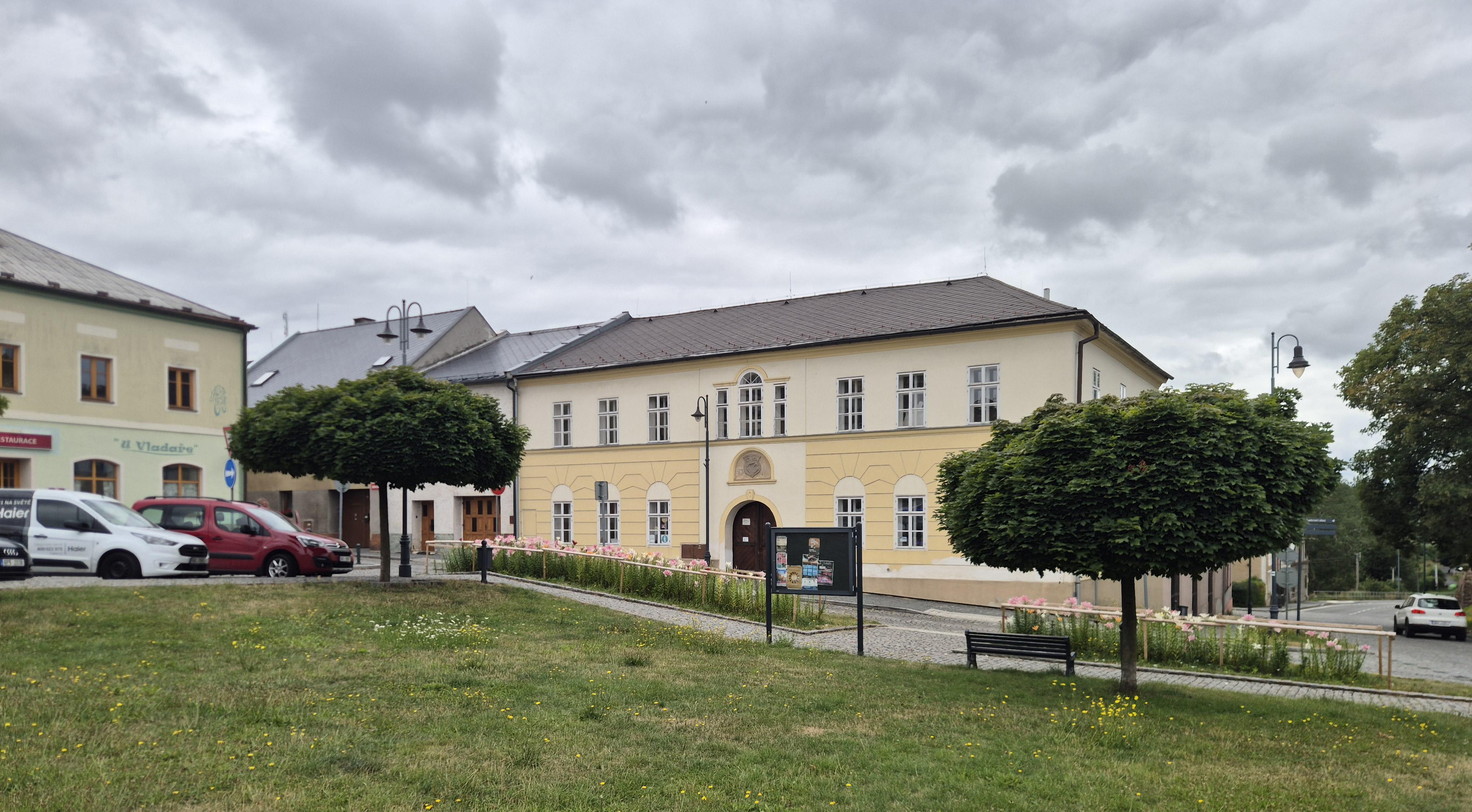 Cesta z města foto 3