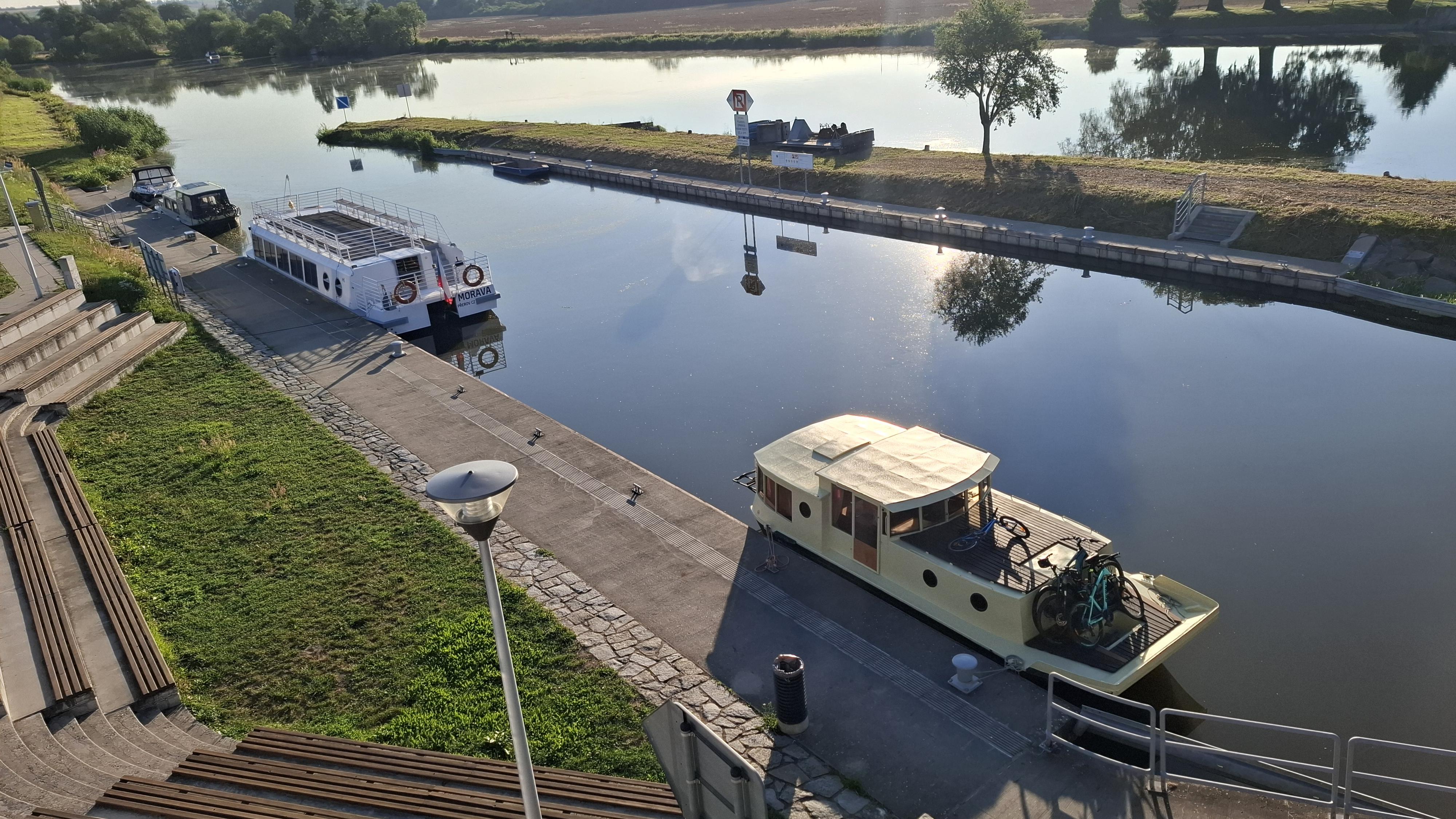 Půjčovna lodí Hamboot foto 1