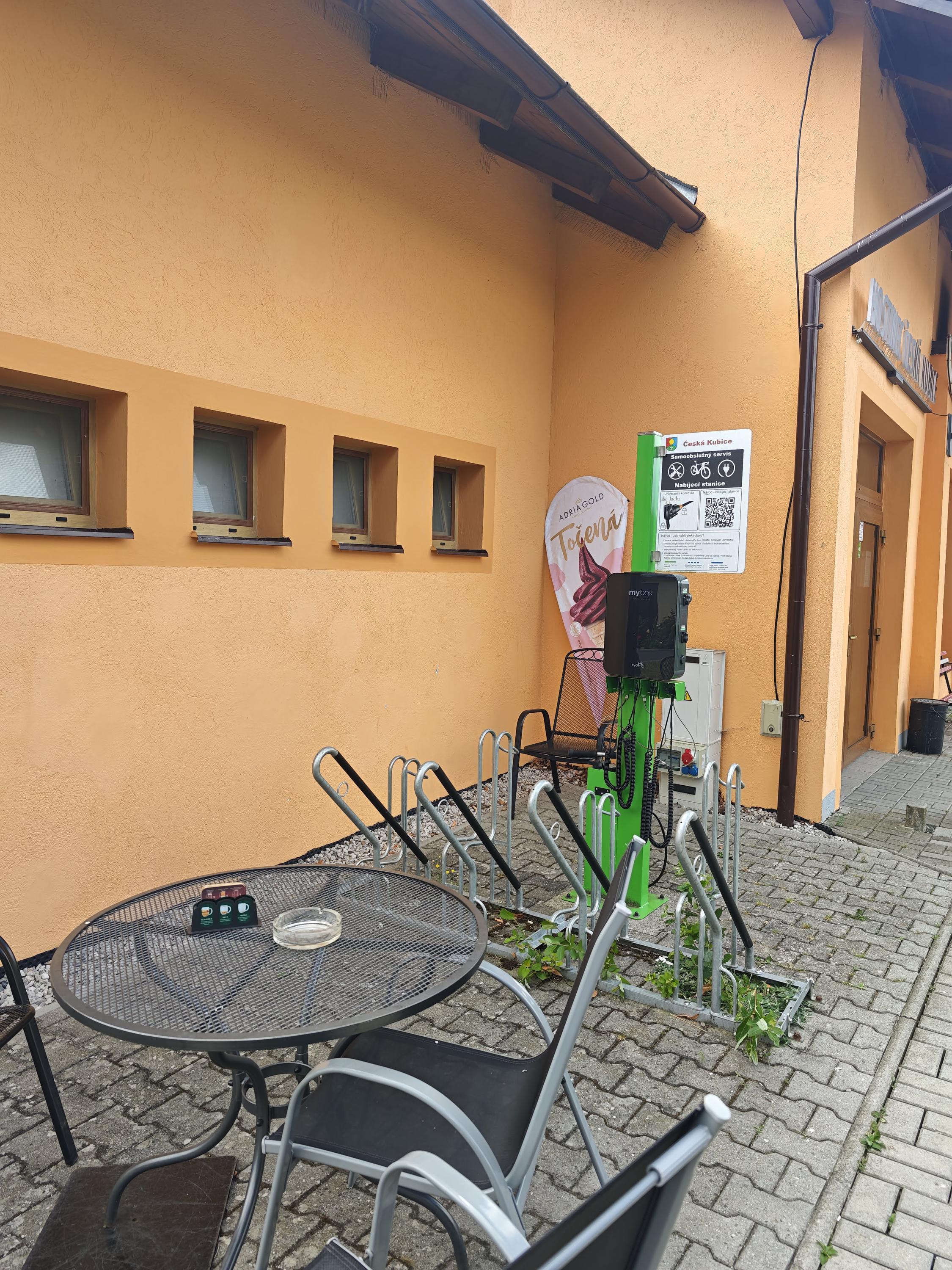 Nabíjecí stanice pro elektrokola foto 2