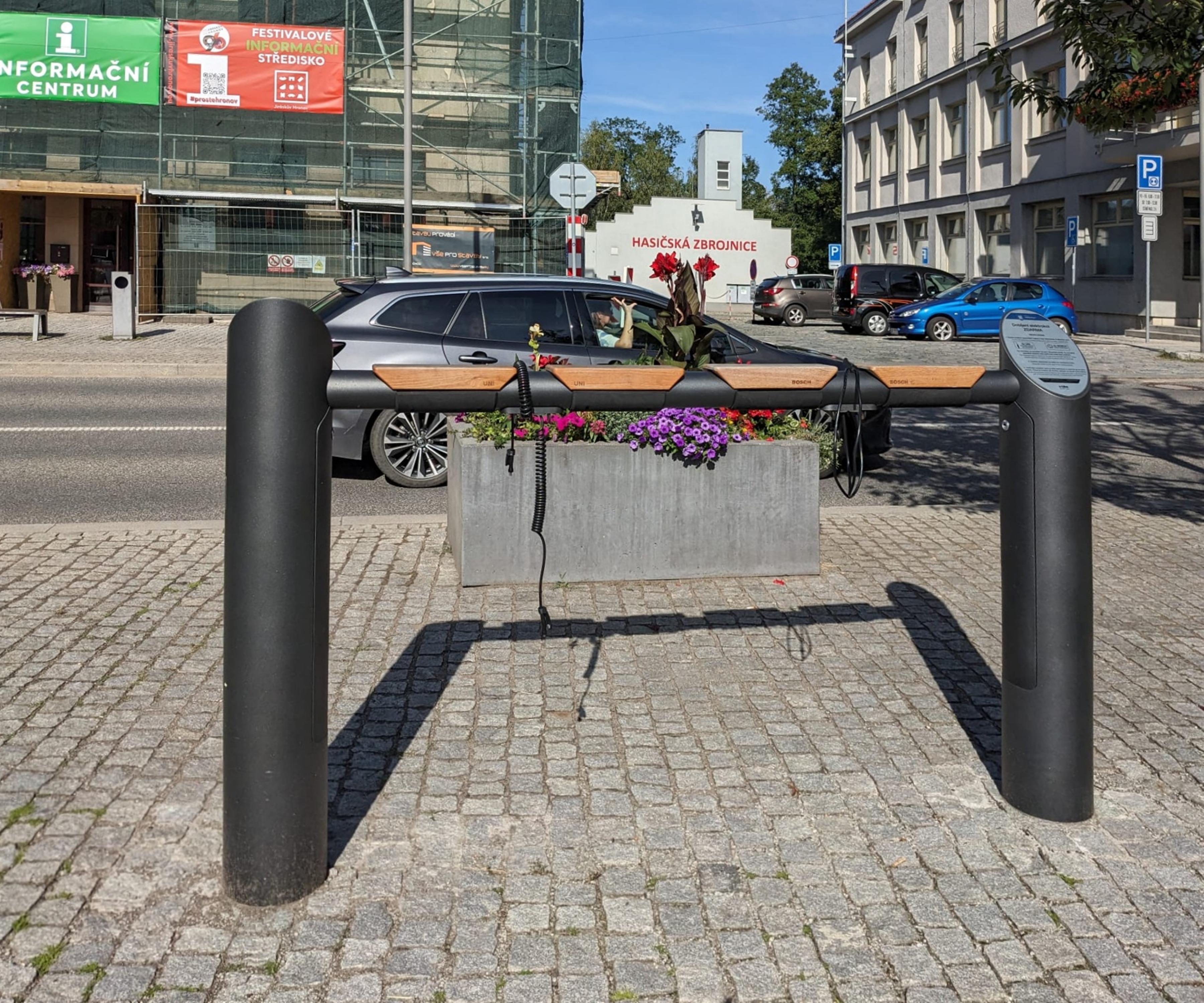 Nabíjecí stanice pro elektrokola Hronov foto 2