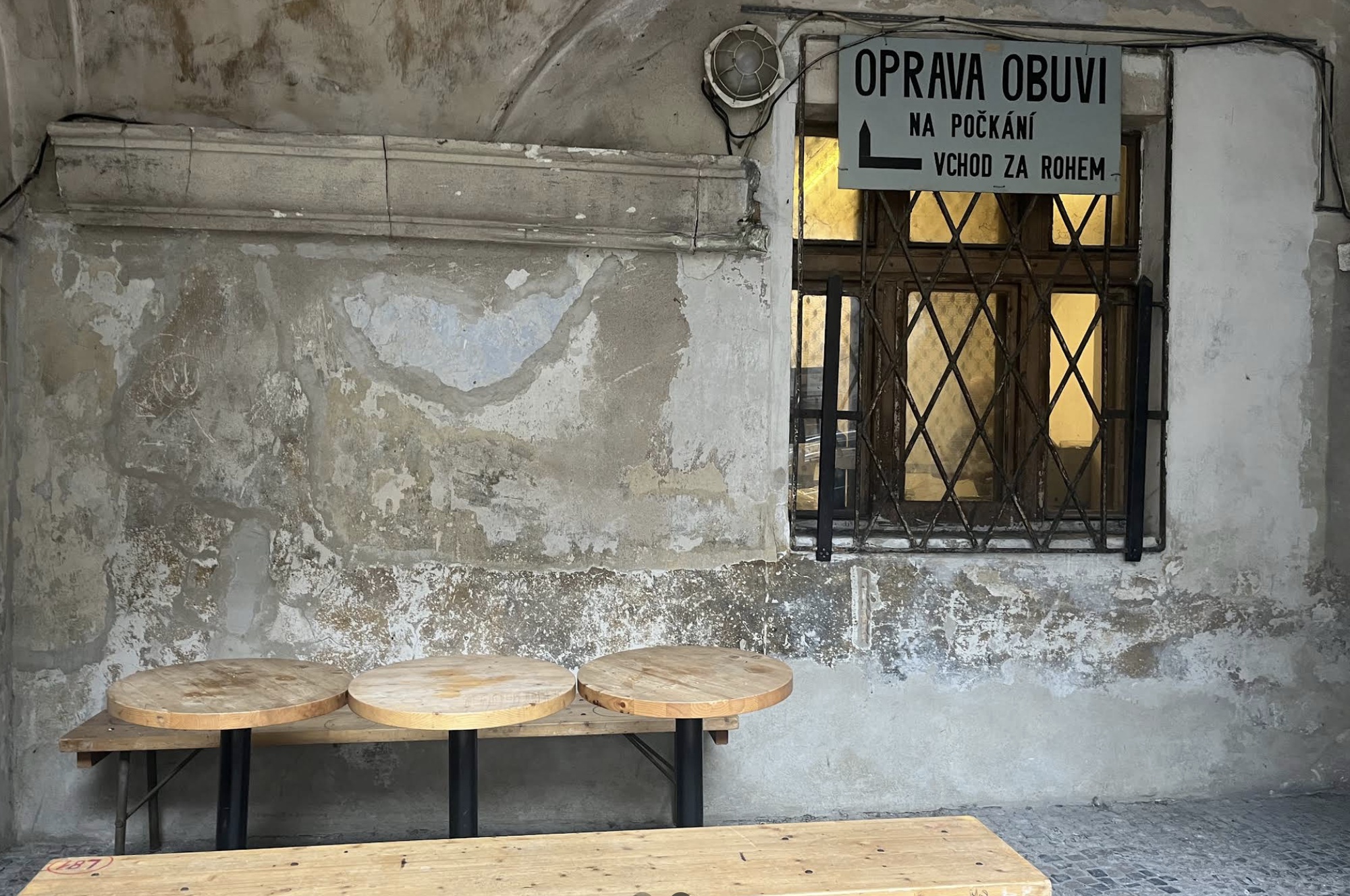 Obuvník - opravna a rychloopravna foto 1