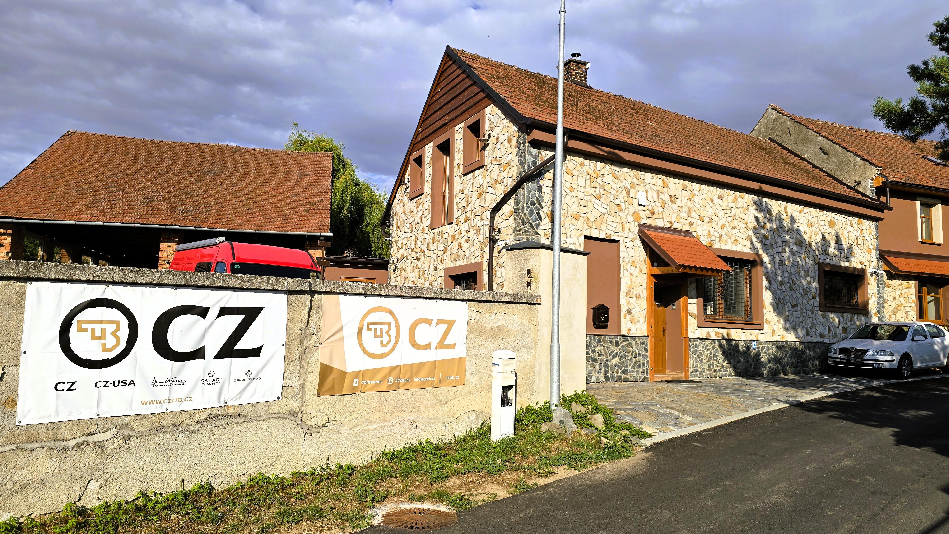 Zlatá puška foto 2
