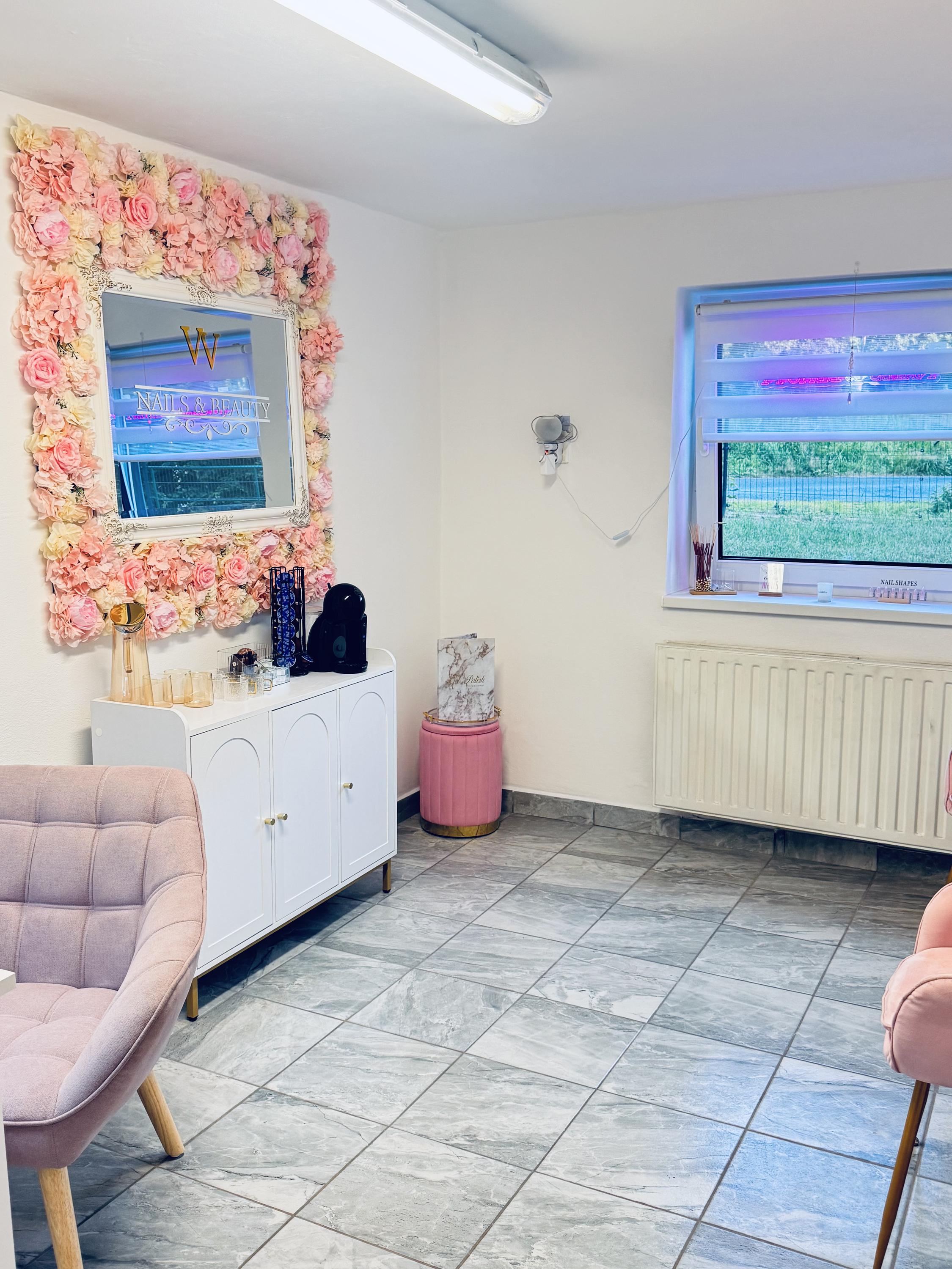 VV Nails & Beauty foto 4