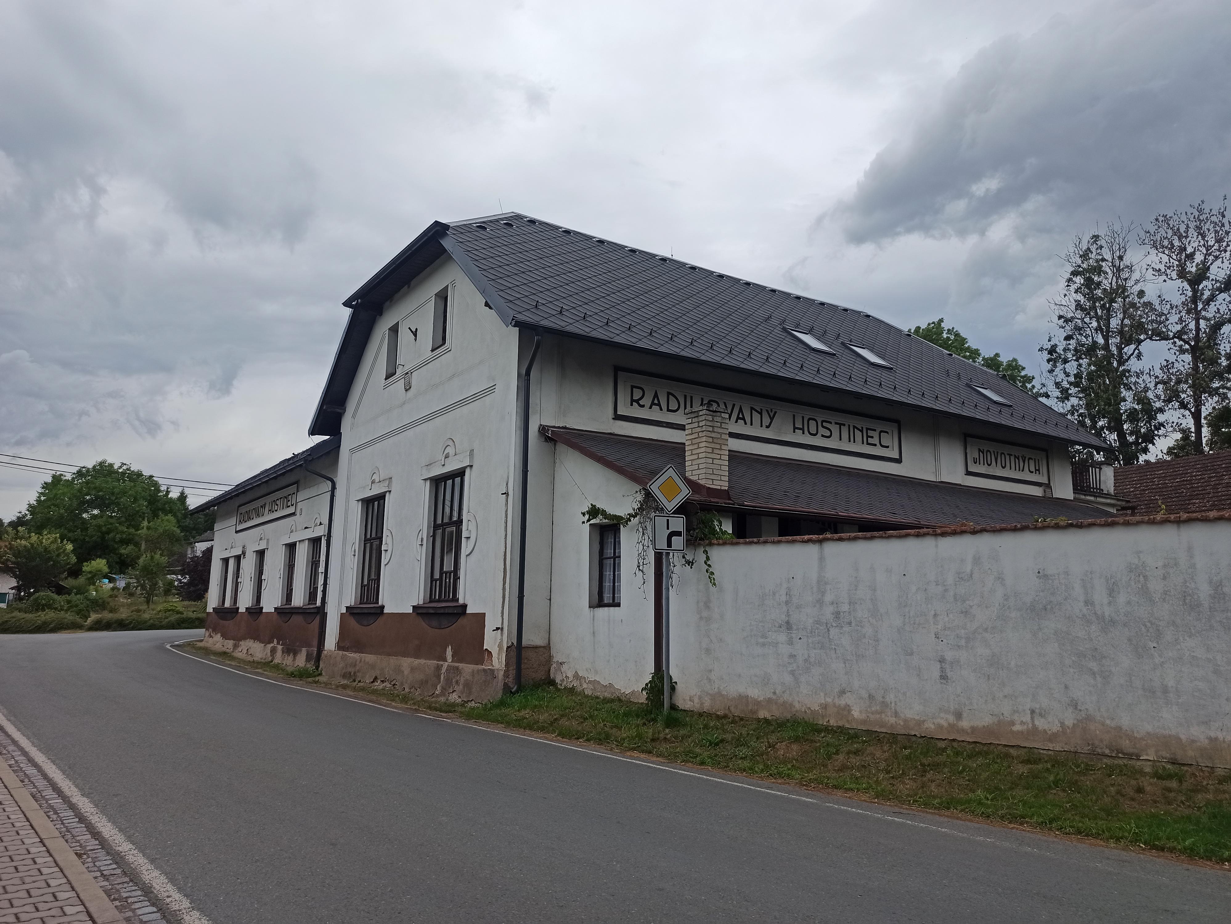 Radikovaný Hostinec u Novotných foto 2