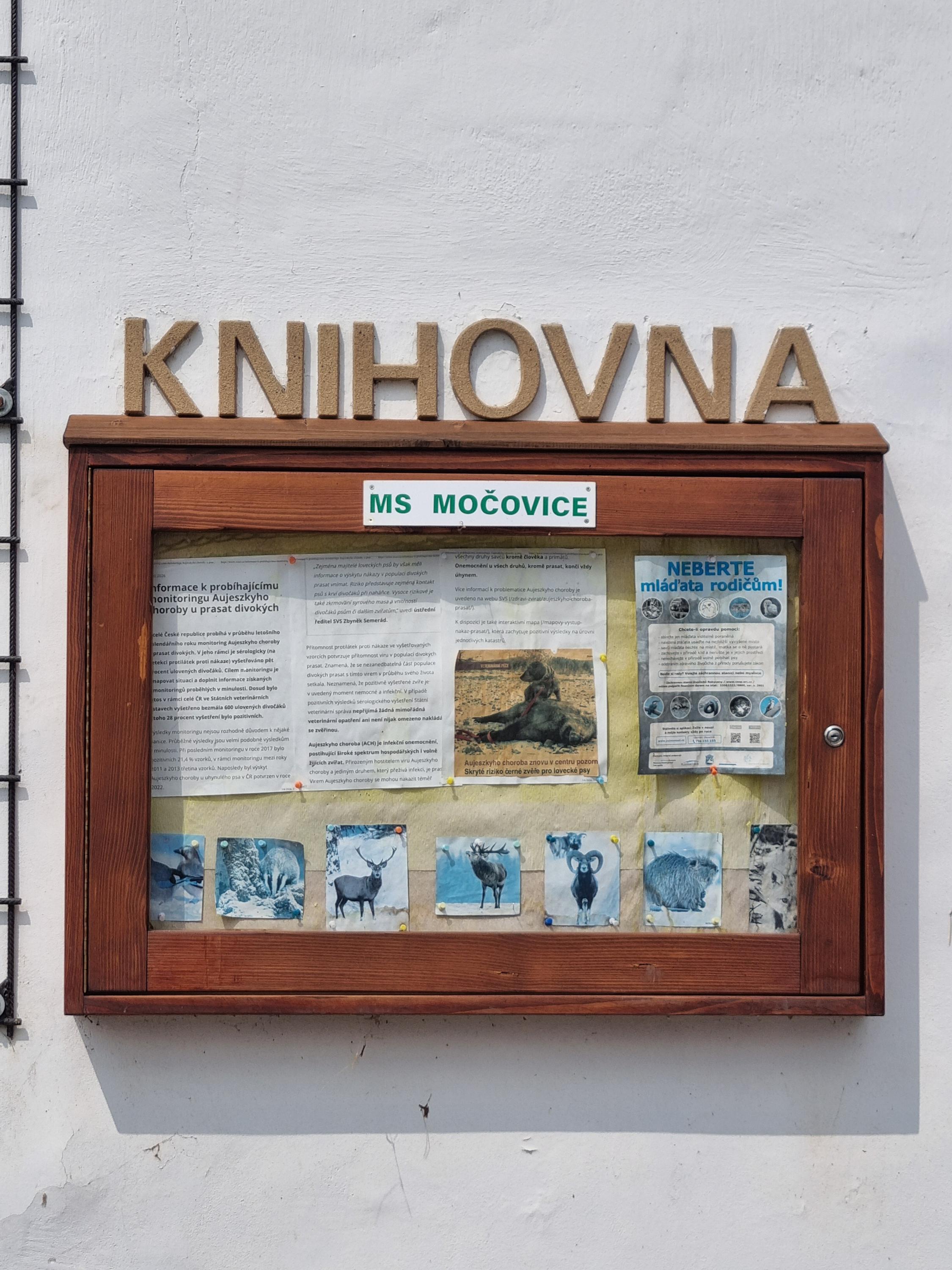 Obecní knihovna Močovice foto 1