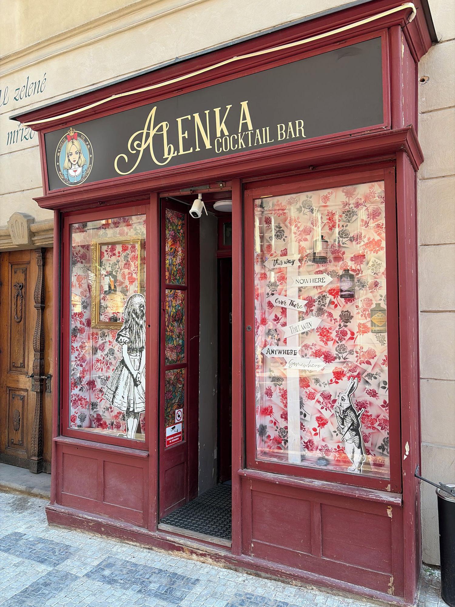 Alenka Cocktail Bar foto 1