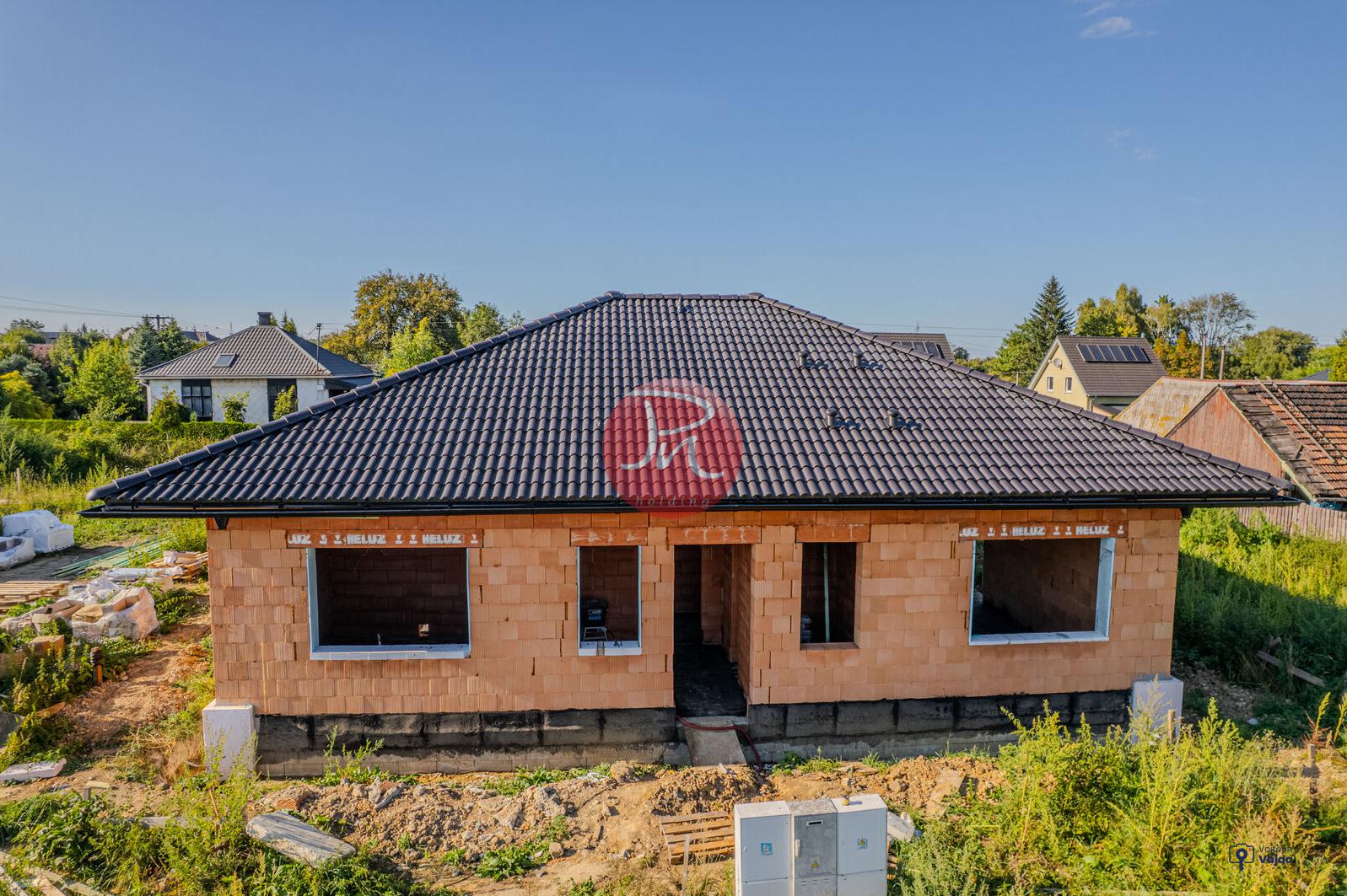 VOLEJTE | Novostavba rodinného domu 4+kk + zahrada