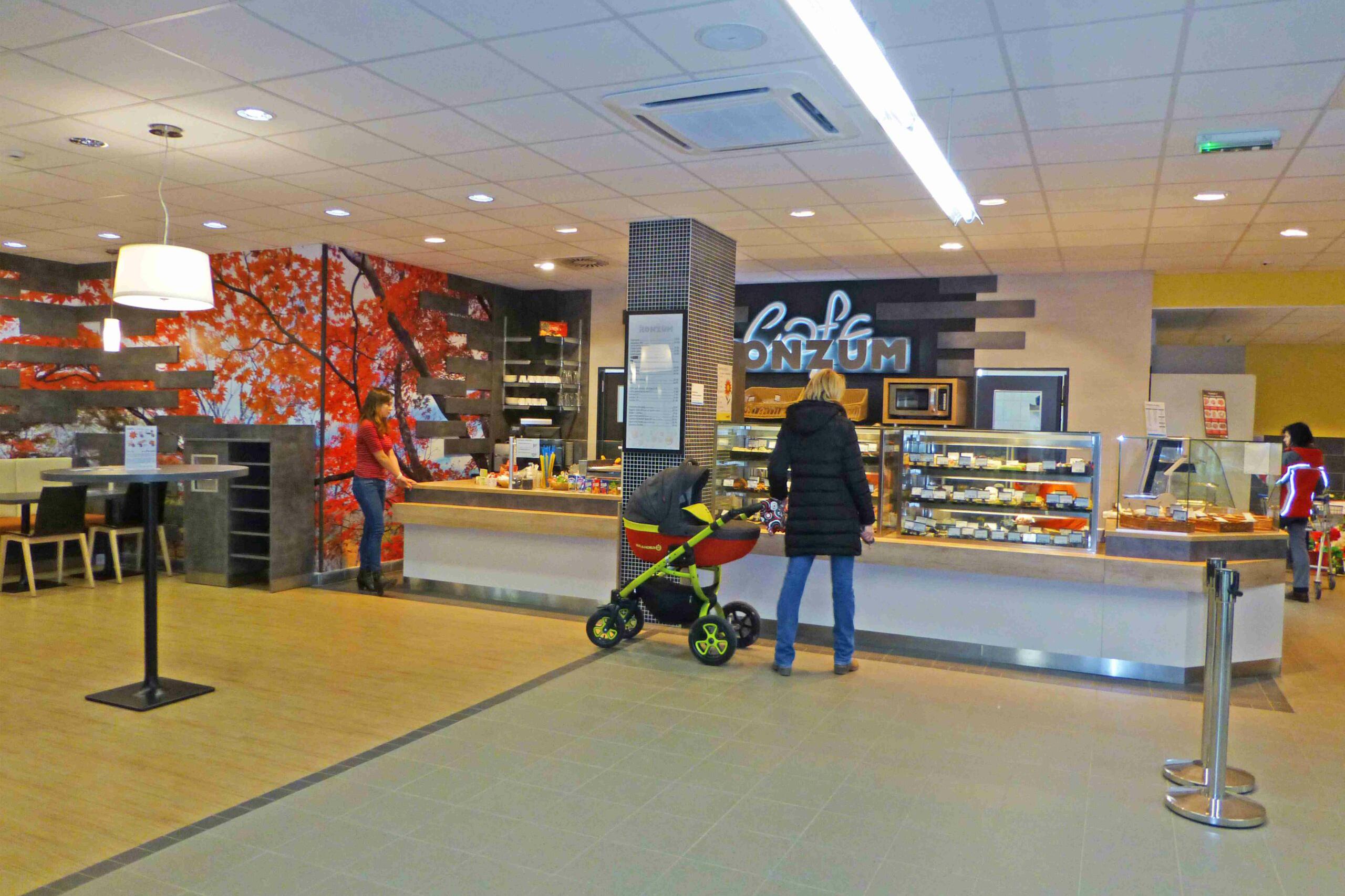 Konzum Café