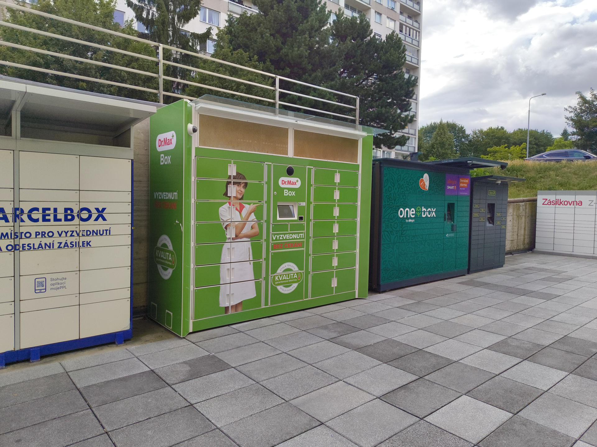 Dr. Max - výdejní box
