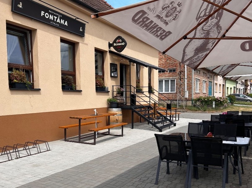 Fontána Hovorany - Restaurace & Bar foto 2