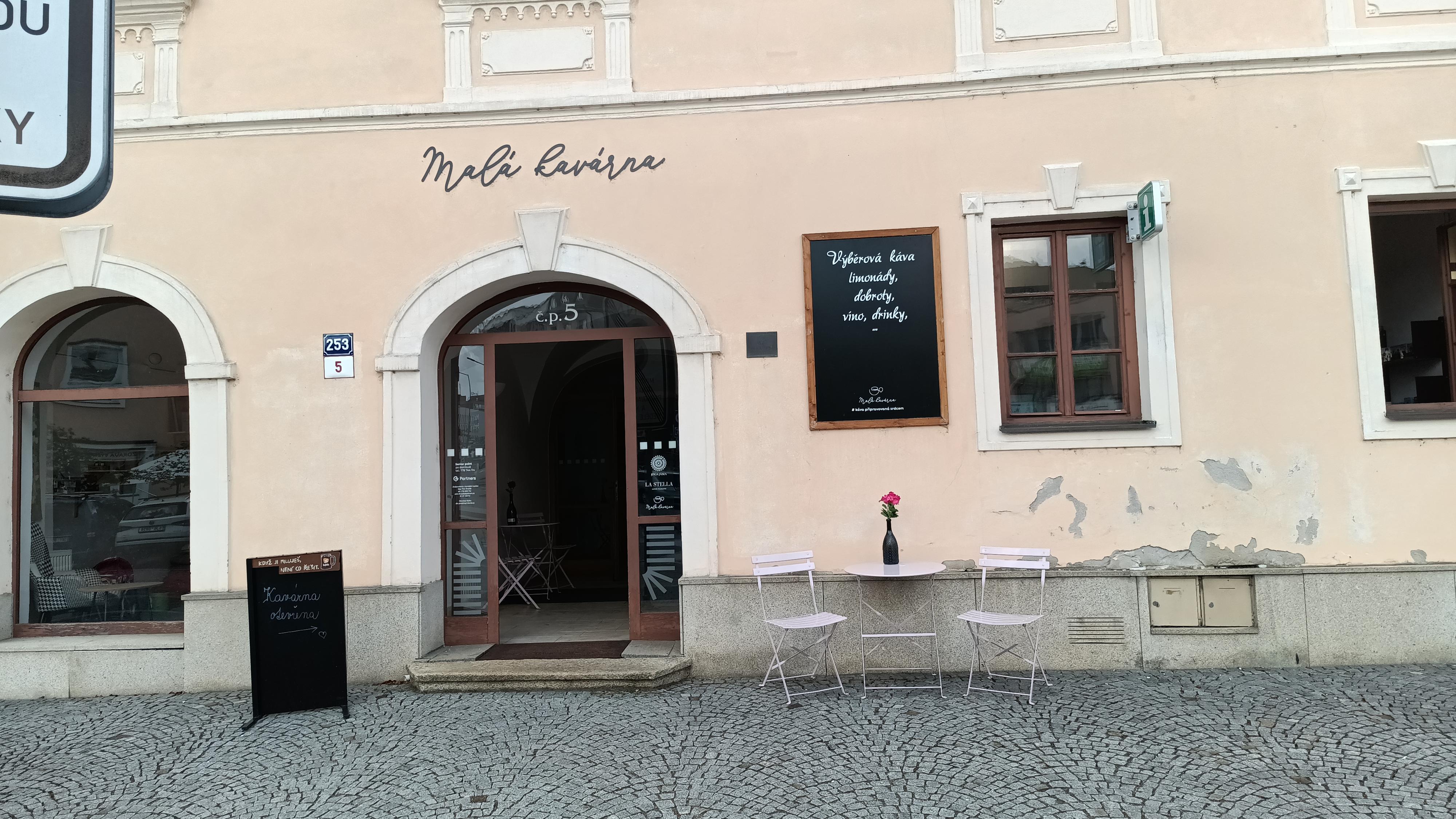 Malá kavárna foto 5