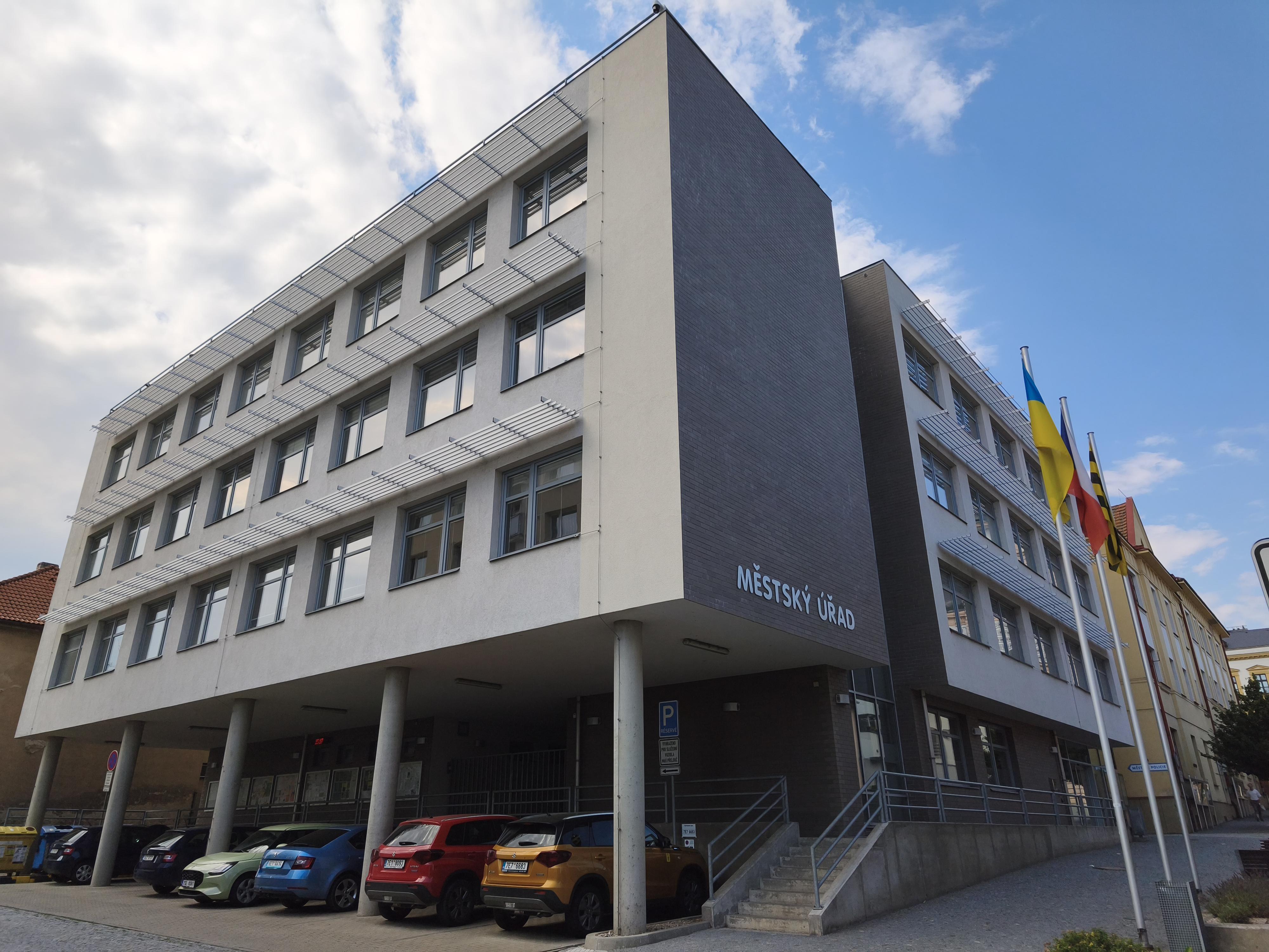 Přelouč - městský úřad foto 2