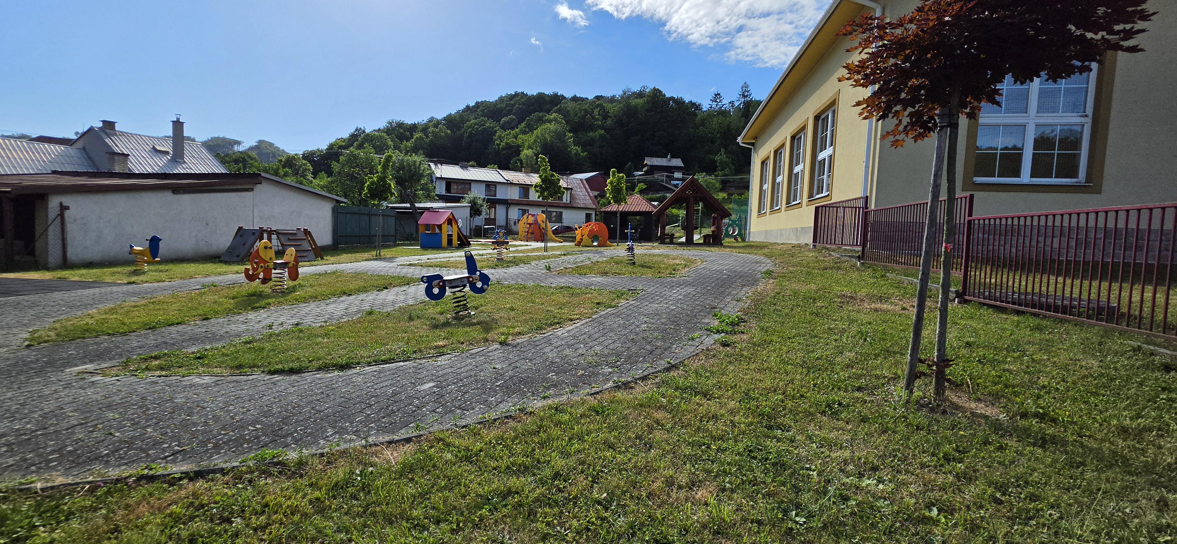Jubilejní ZŠ T. G. Masaryka a MŠ Rusava foto 6