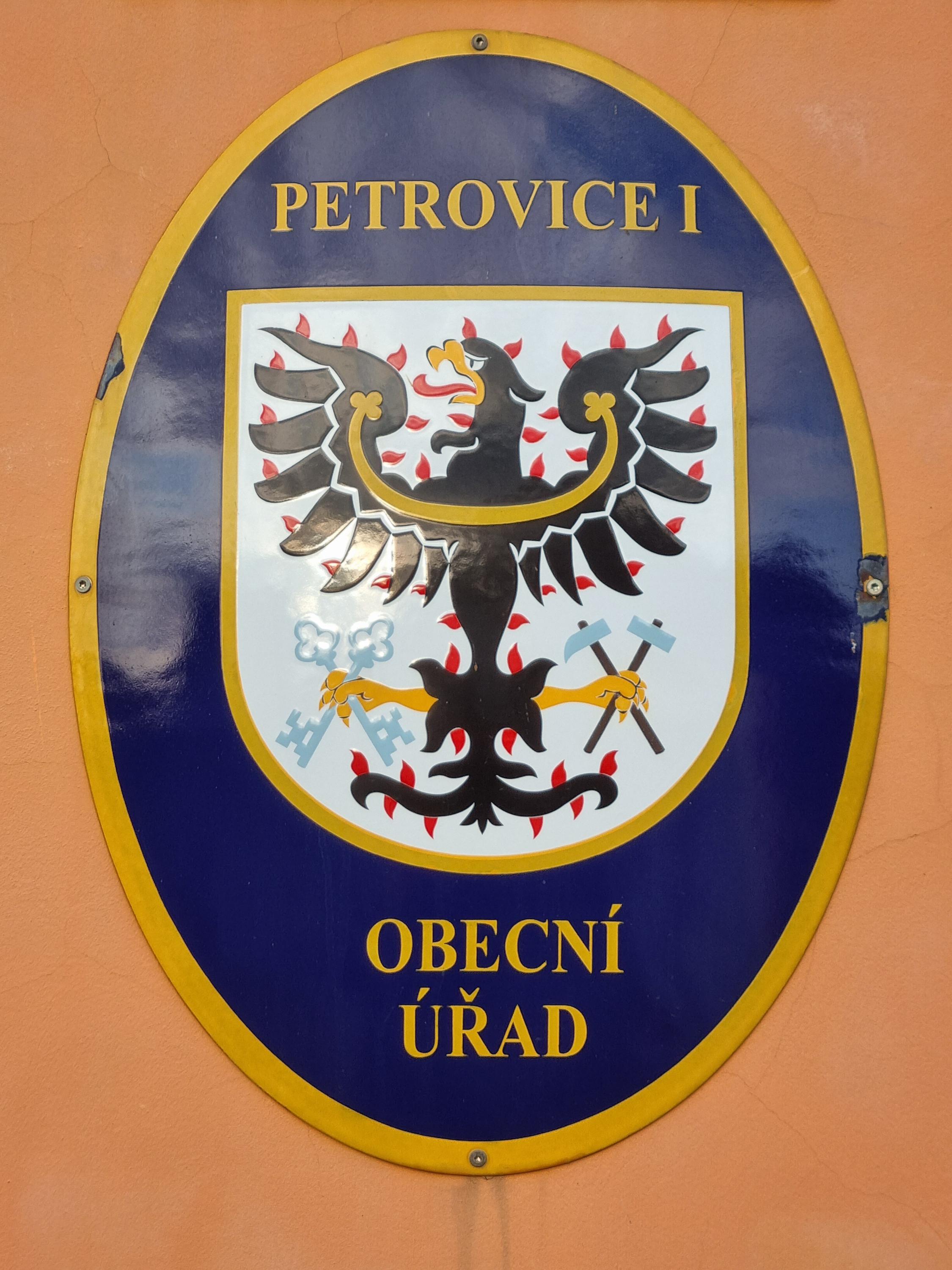 Petrovice I - obecní úřad foto 4