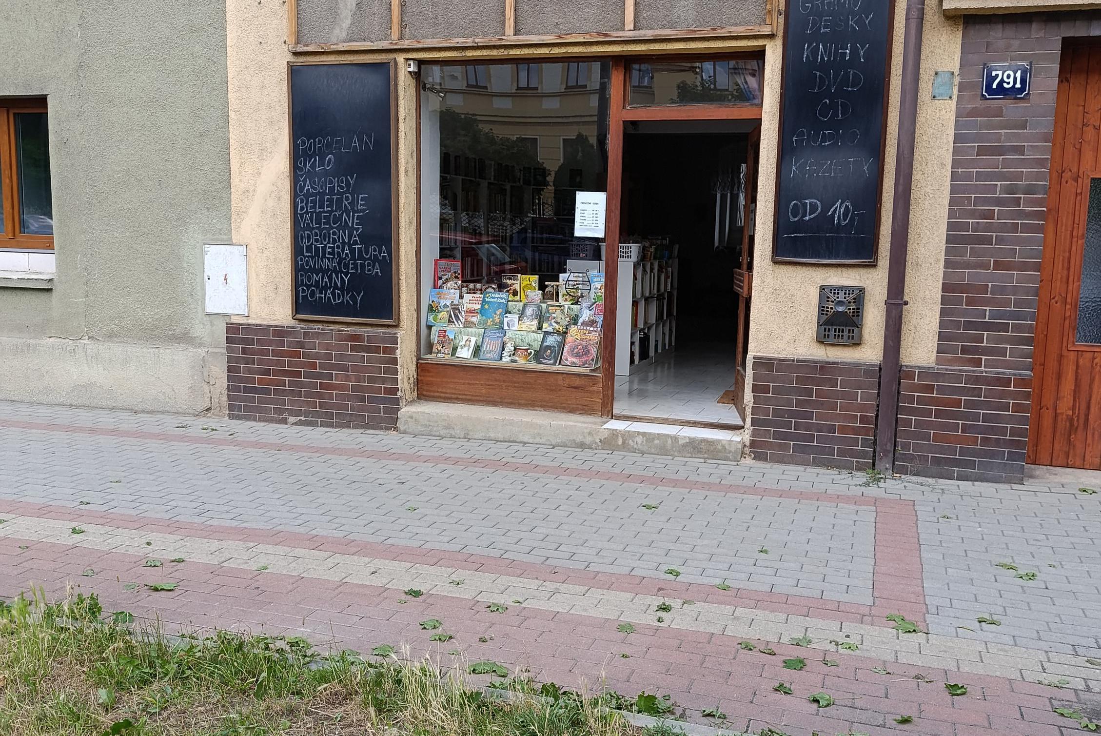 ANTIKVARIÁT