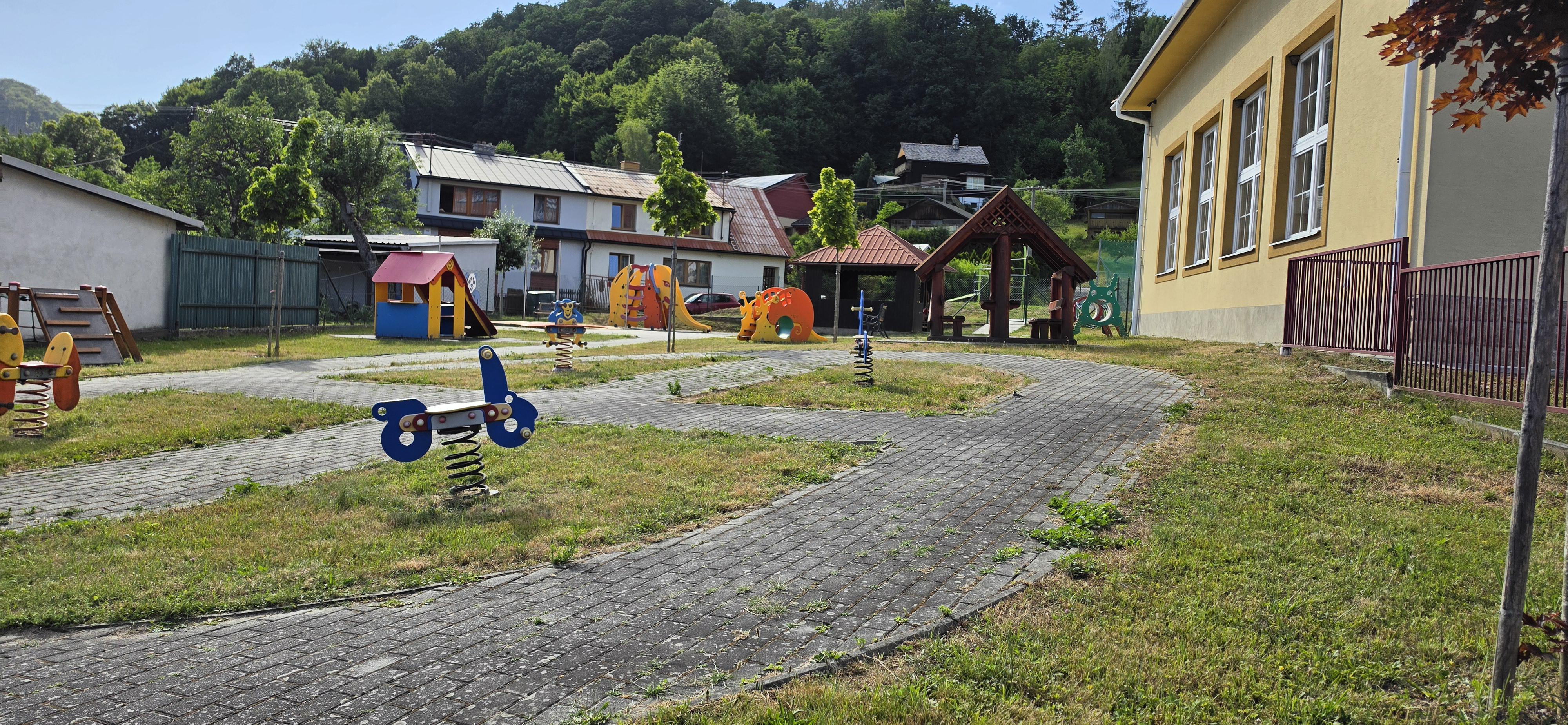 Jubilejní ZŠ T. G. Masaryka a MŠ Rusava foto 5