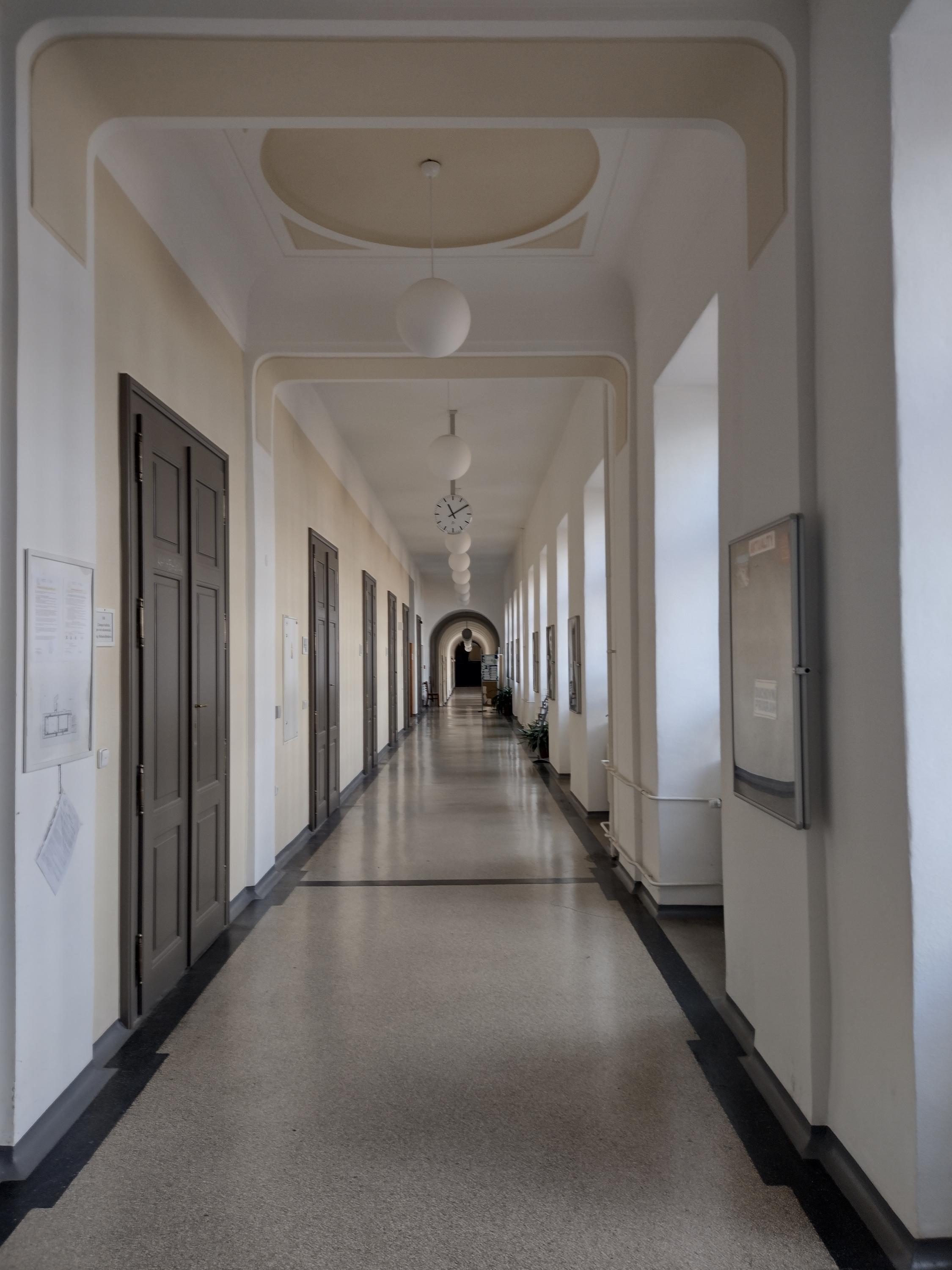 Arcibiskupské gymnázium v Kroměříži foto 3