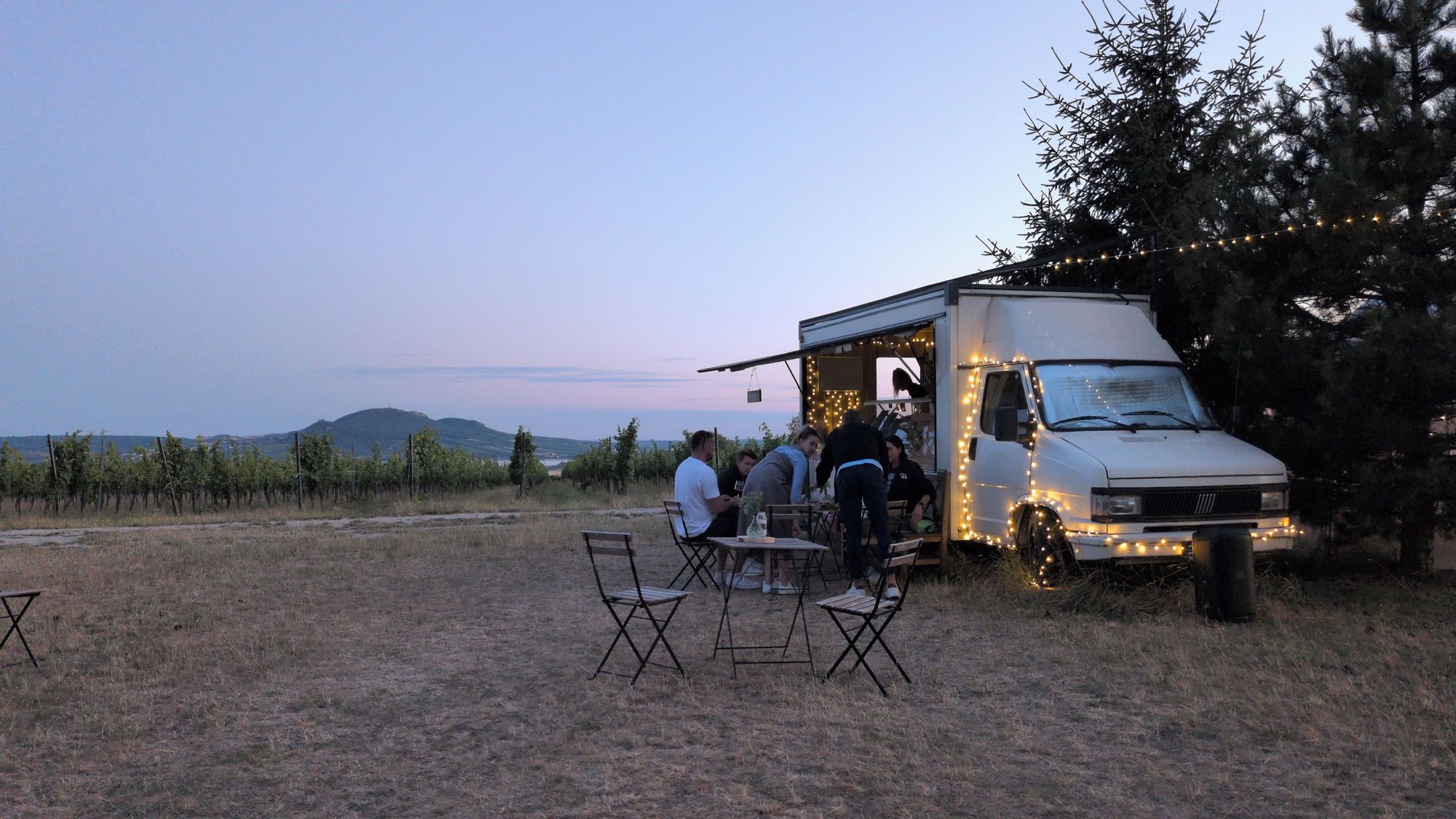 Občerstvení Vinařství Vrátil foto 2