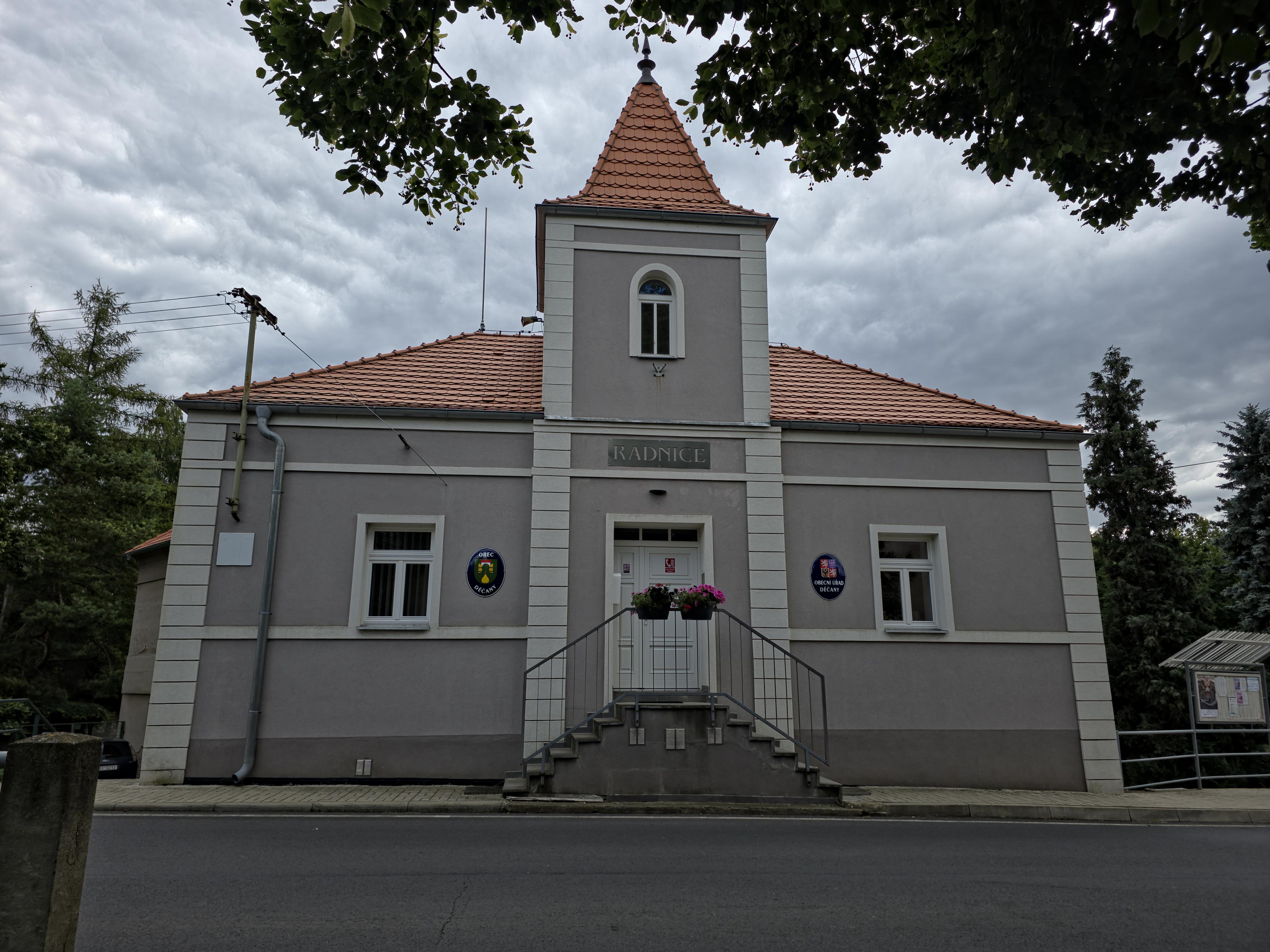 Děčany - obecní úřad foto 4