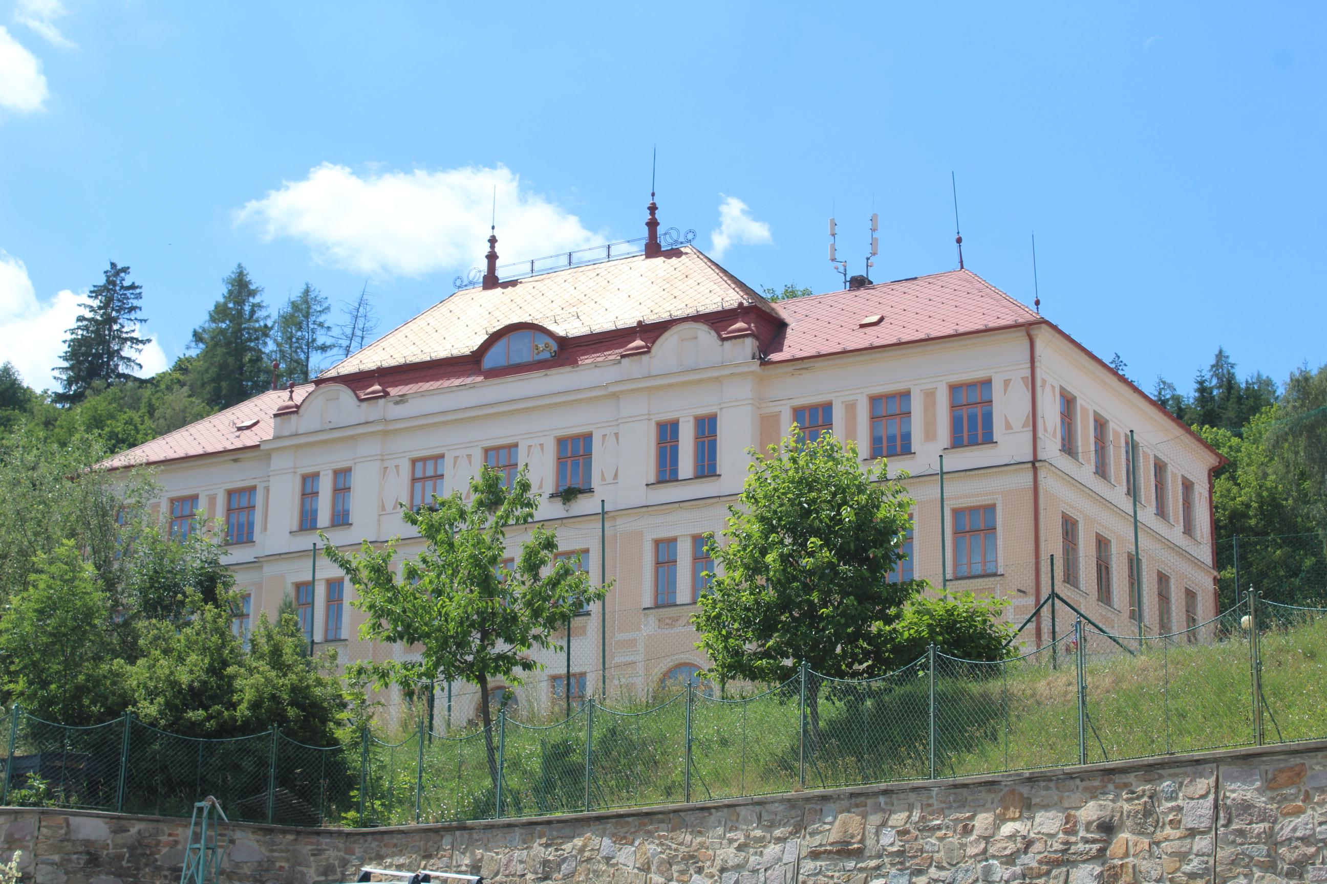 Základní škola a Mateřská škola Jimramov foto 3