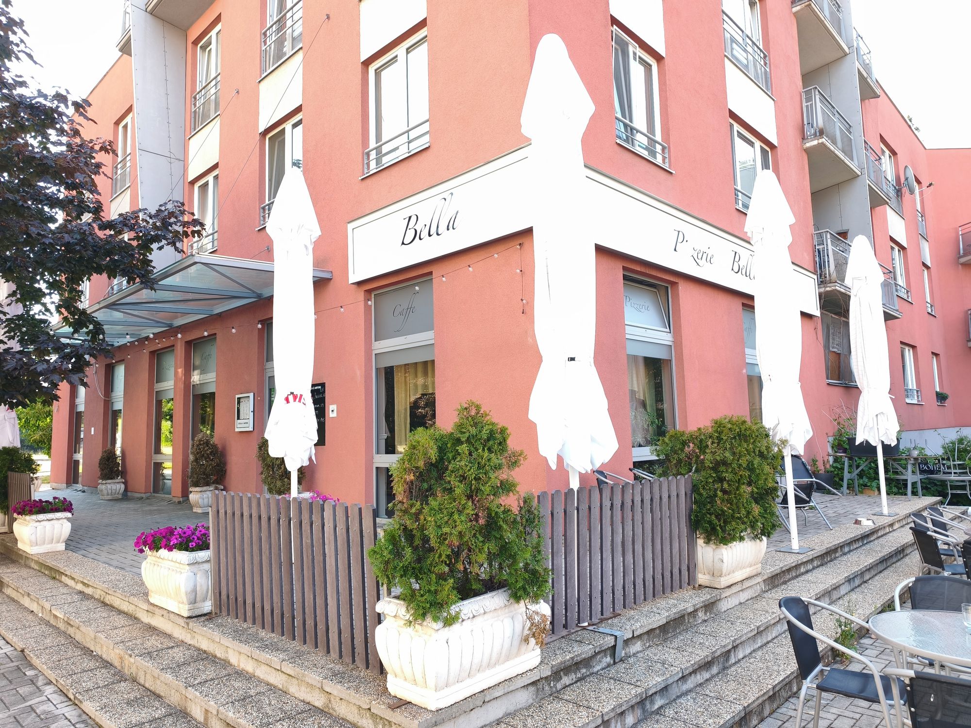 Pizzeria Bella