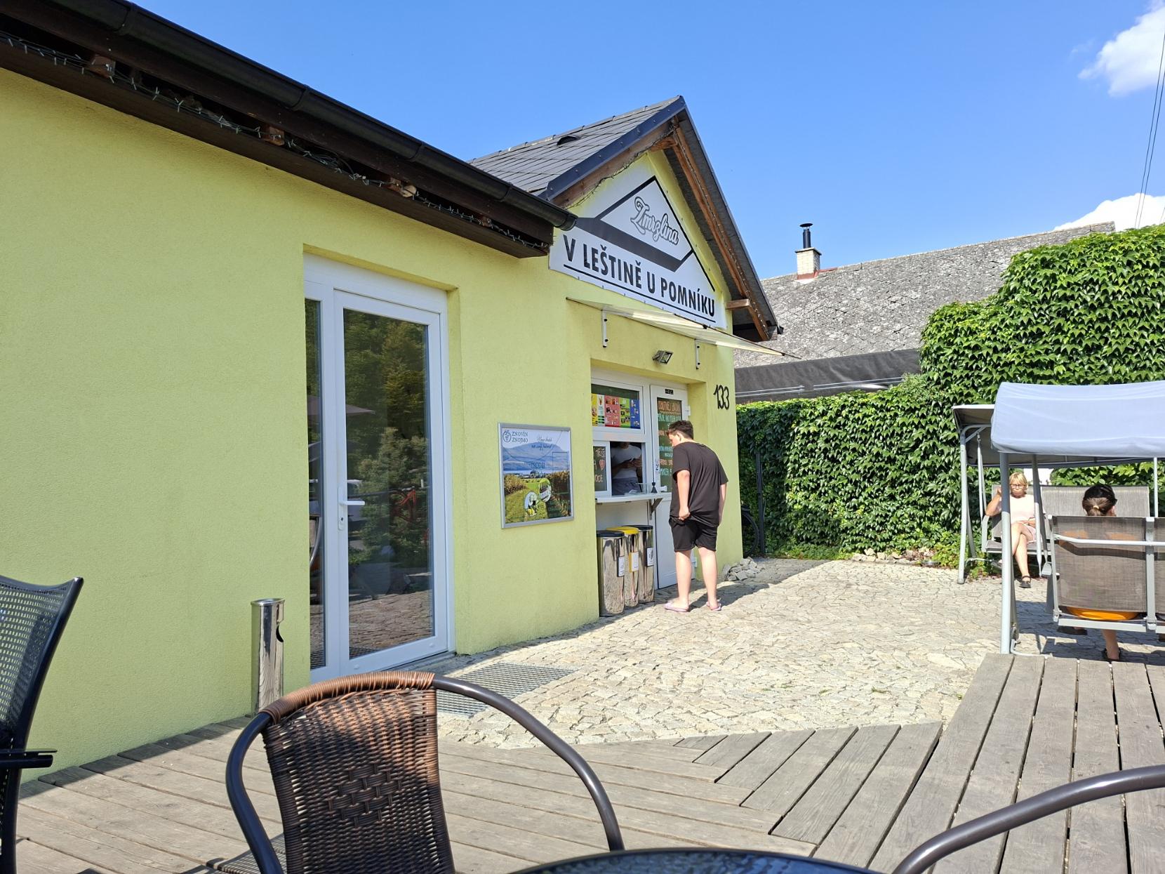 Zmrzlina v Leštině u pomníku foto 5