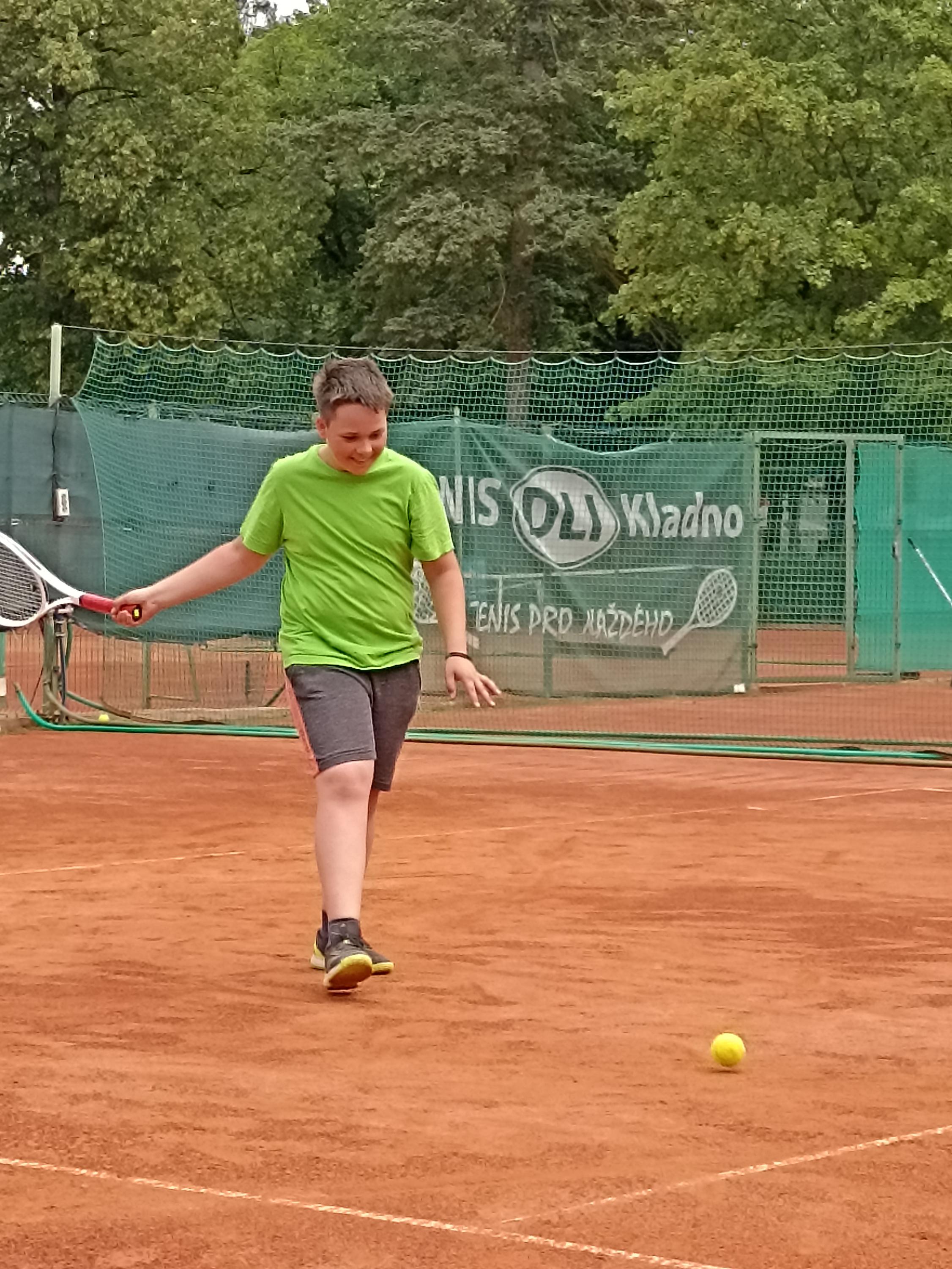 TENIS DLI SLETIŠTĚ foto 3