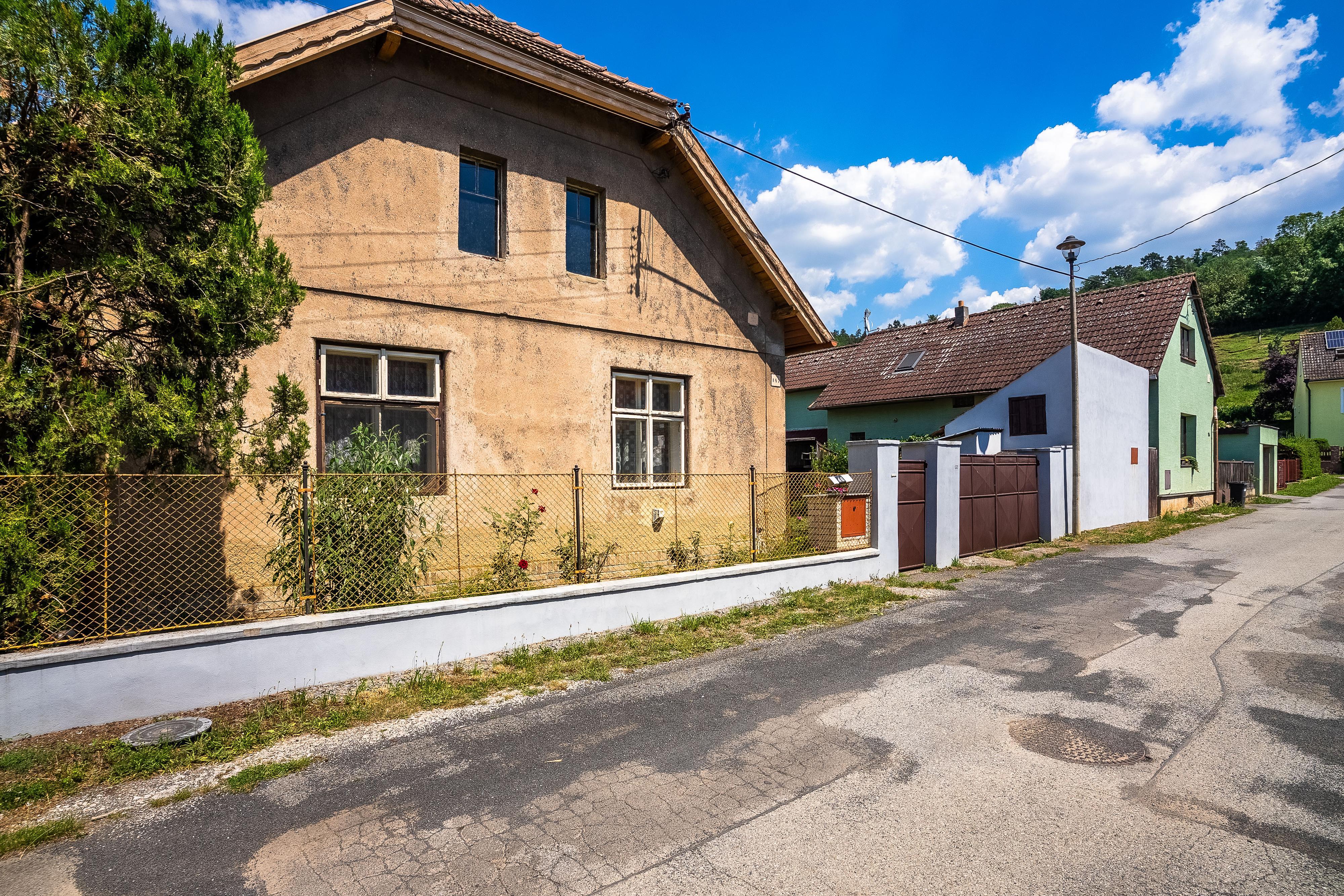 Prodej rodinného domu se zahradou – Chodouň