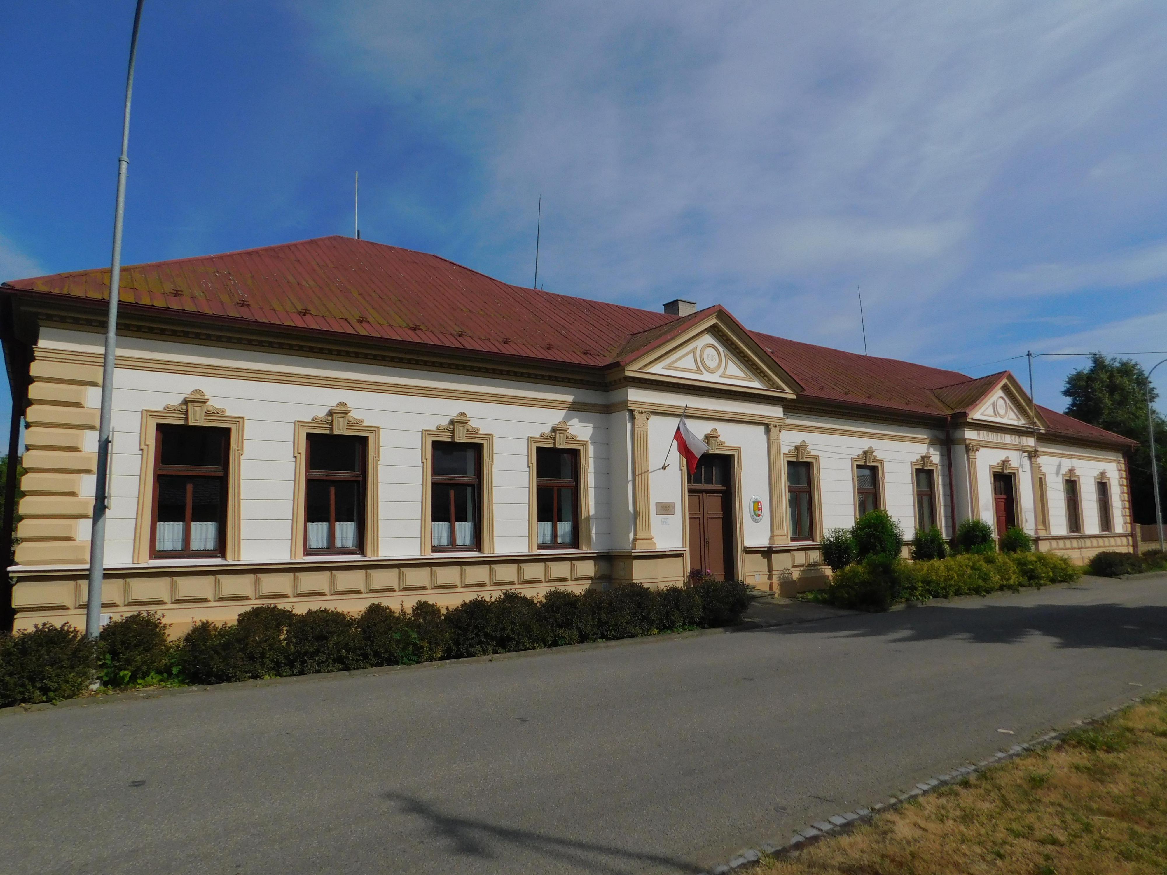 Kurovice - obecní úřad foto 2
