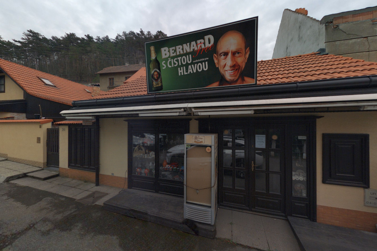 Prodejna suvenýrů a výroba vánočních ozdob