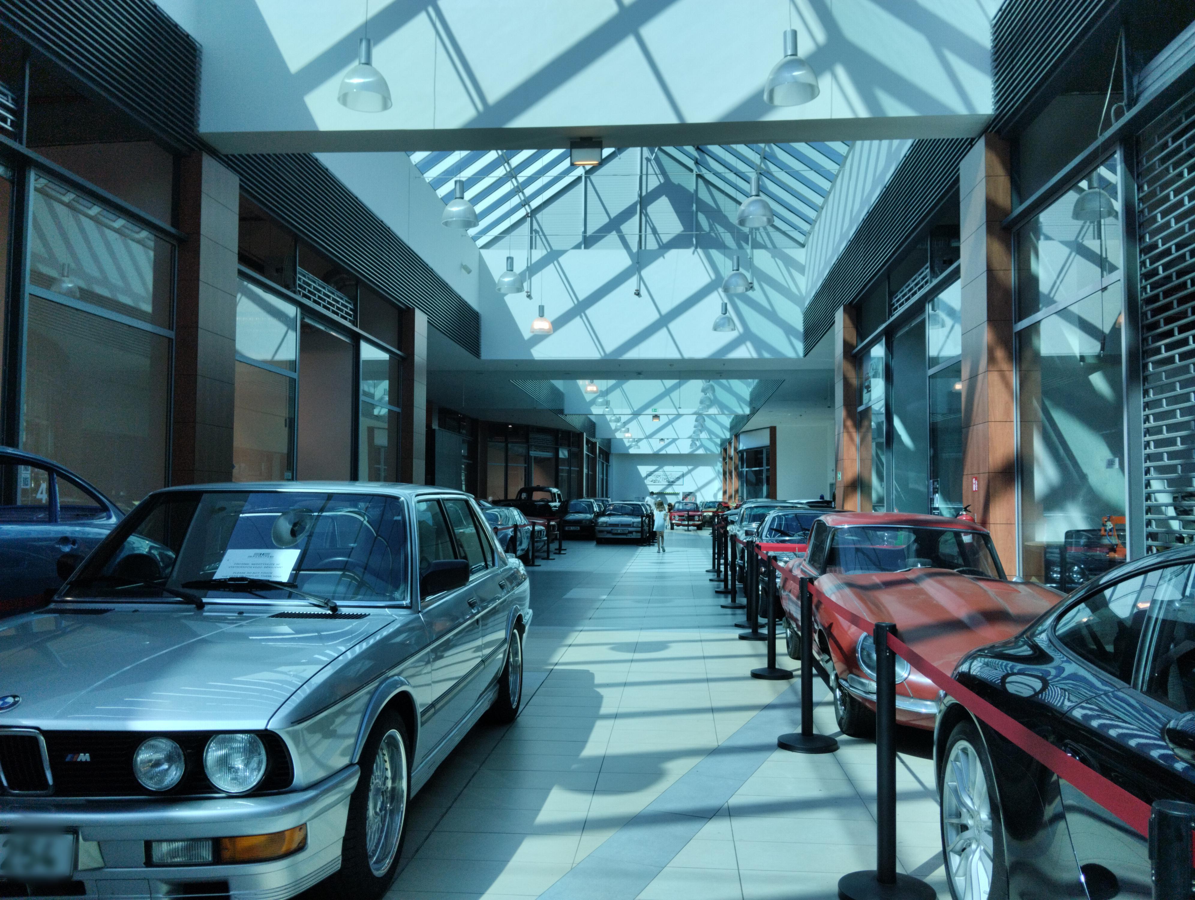 Engine Classic Cars Gallery foto 1