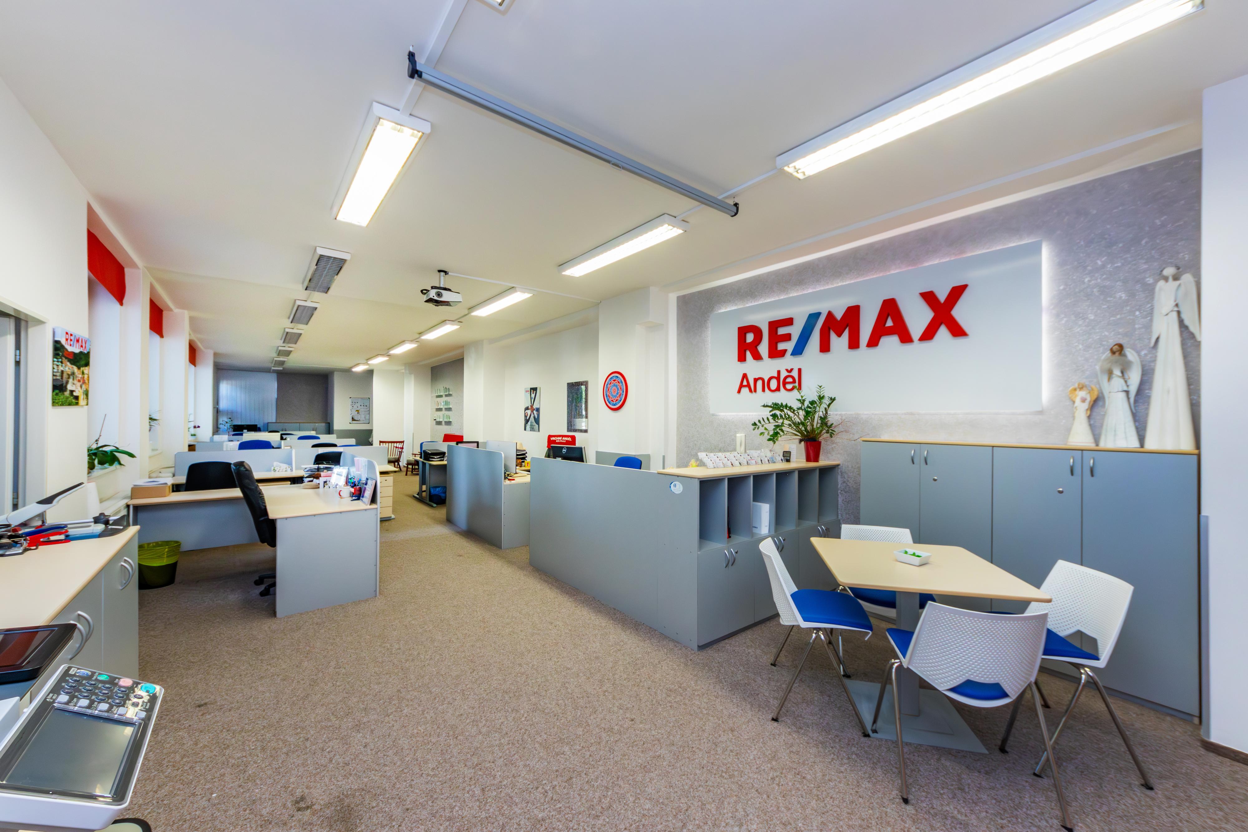REMAX Anděl foto 2