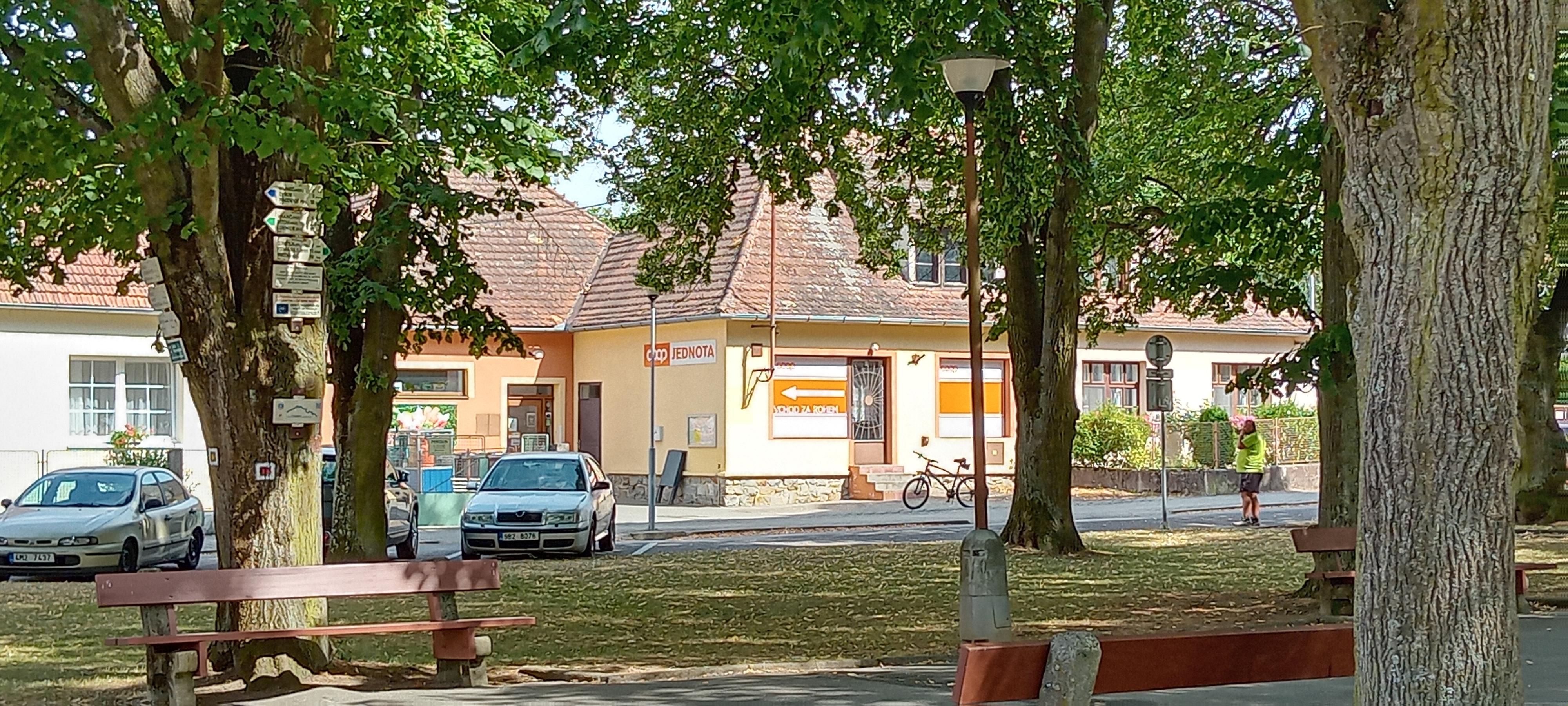 JEDNOTA, spotřební družstvo, Moravský Krumlov – COOP foto 5