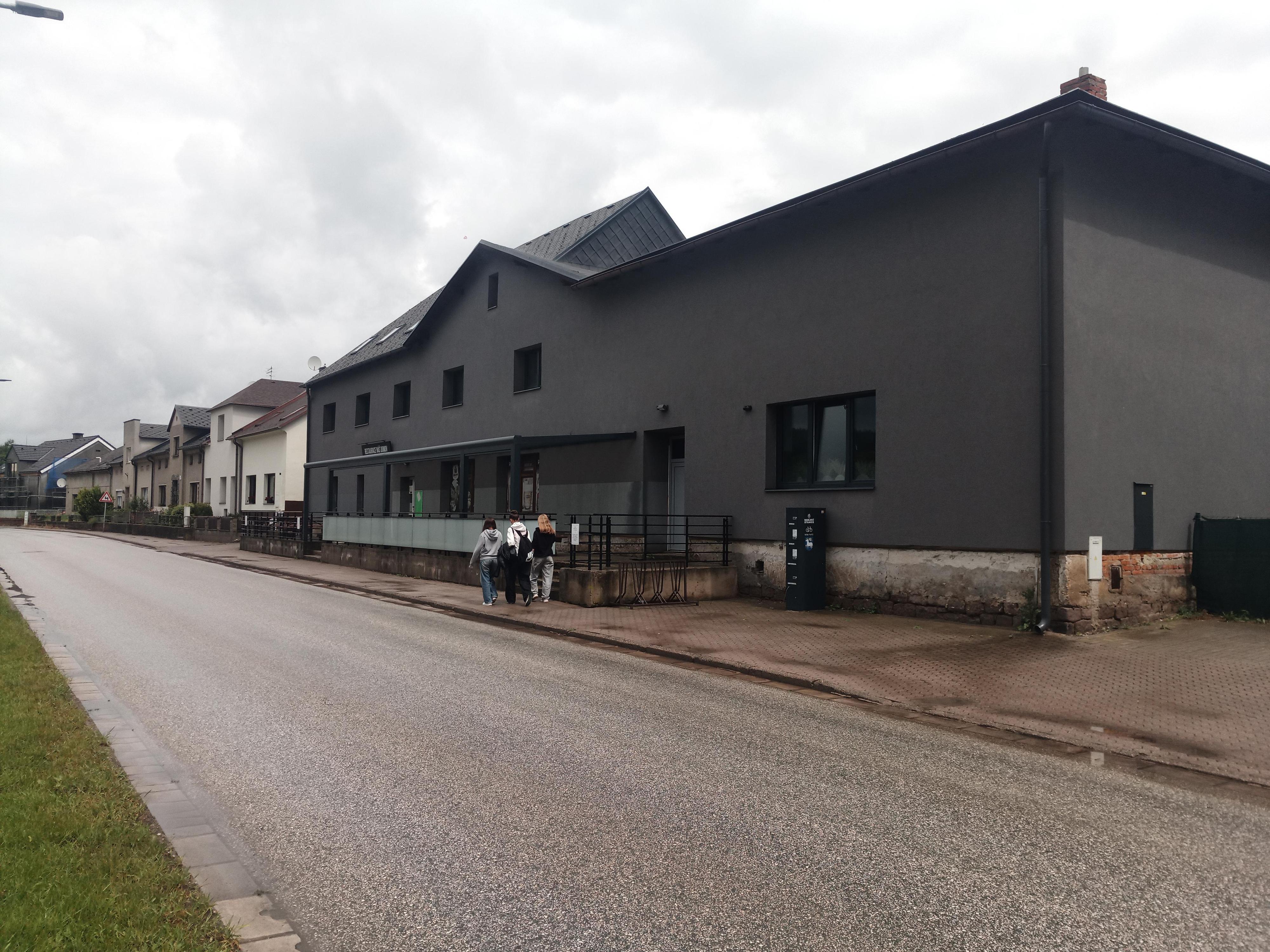 Nabíjecí stanice pro elektrokola a mobilní zařízení foto 3
