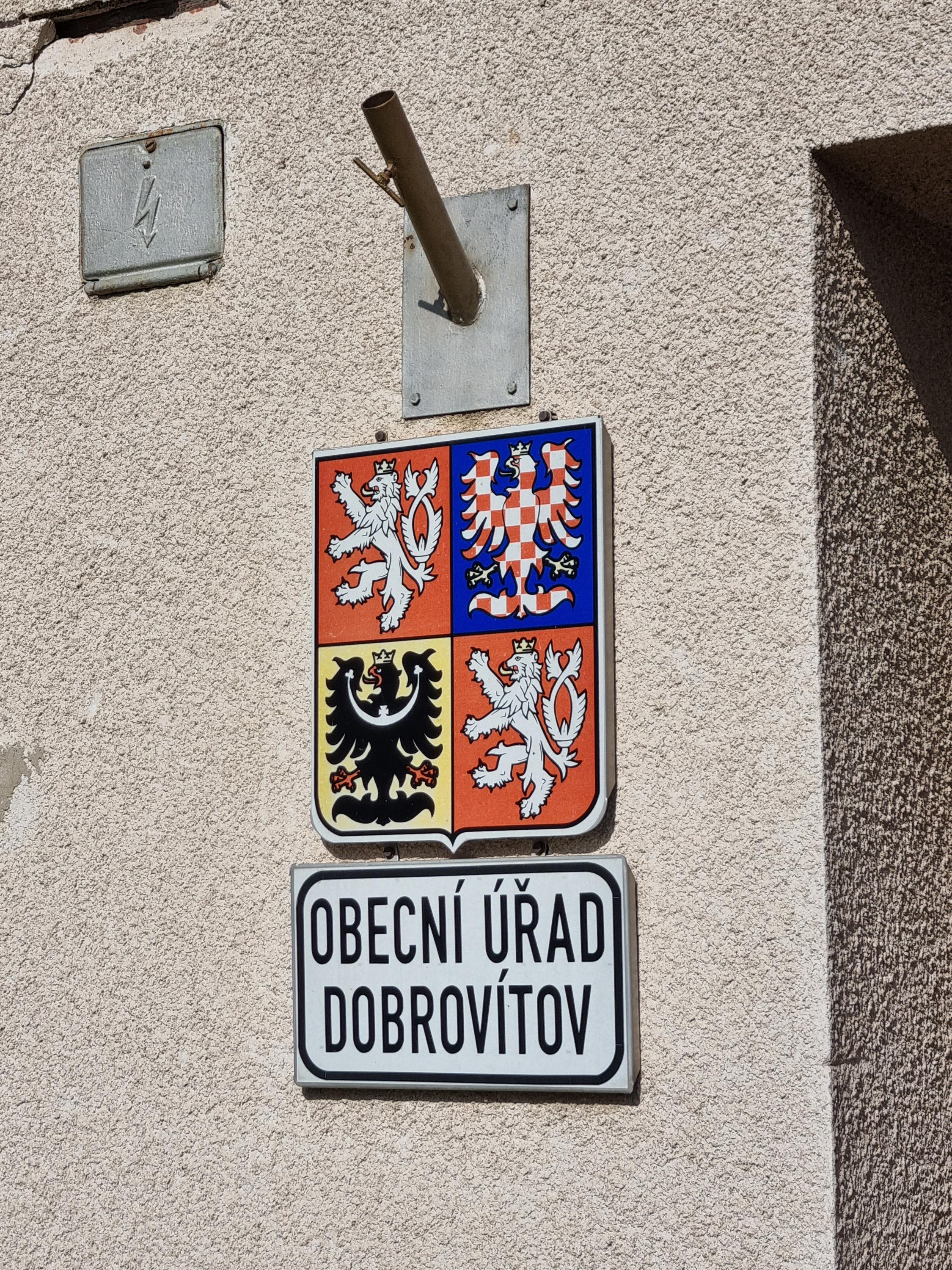 Dobrovítov - obecní úřad foto 3