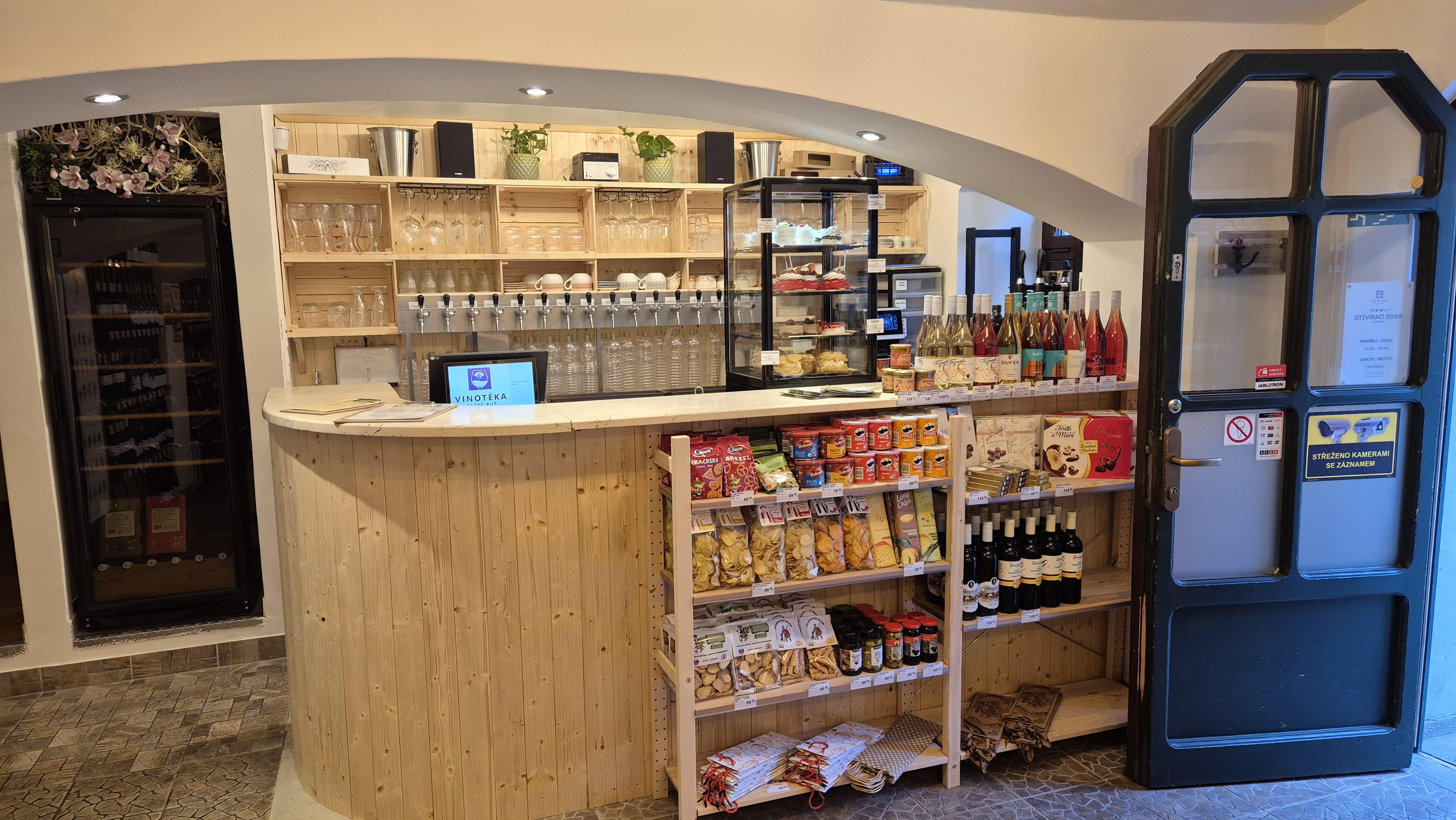 Vinotéka Caffé Buš foto 3